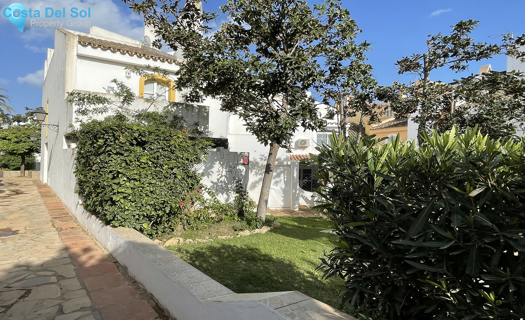Townhouse in Nueva Andalucía-1298414