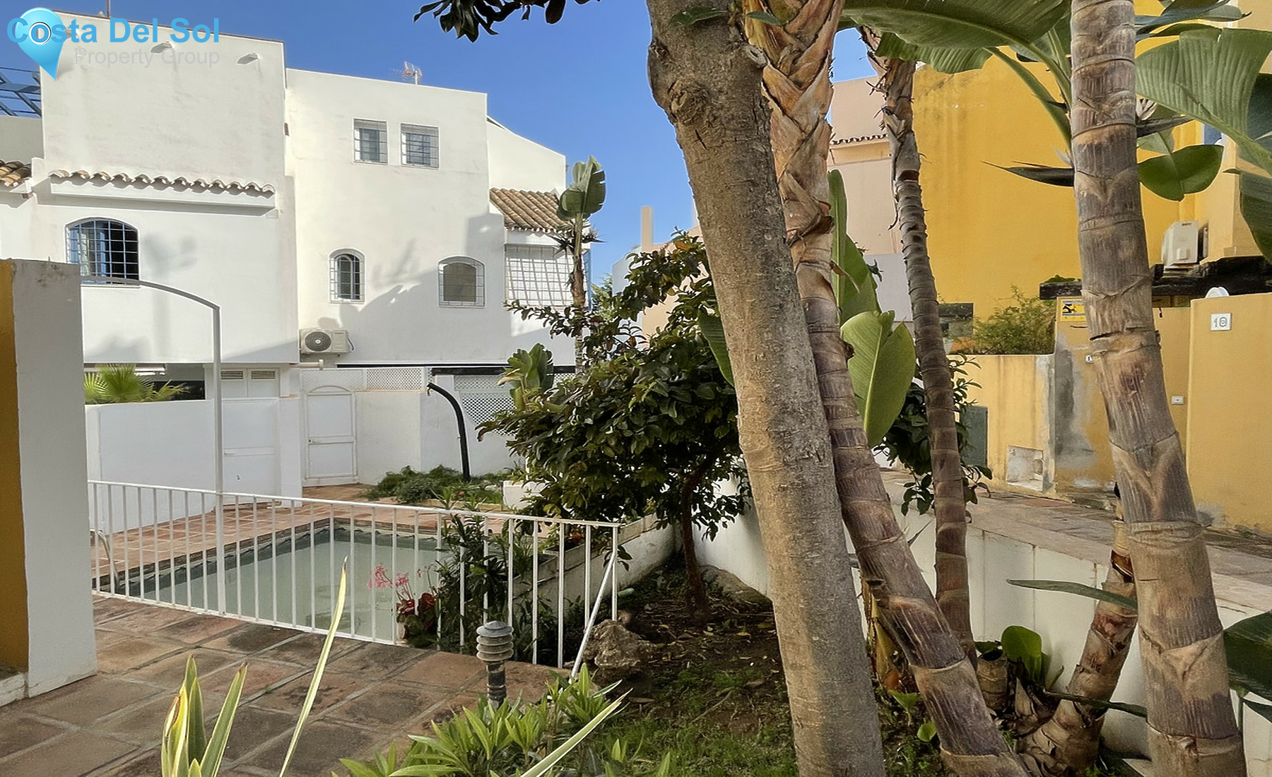 Townhouse in Nueva Andalucía-1298415