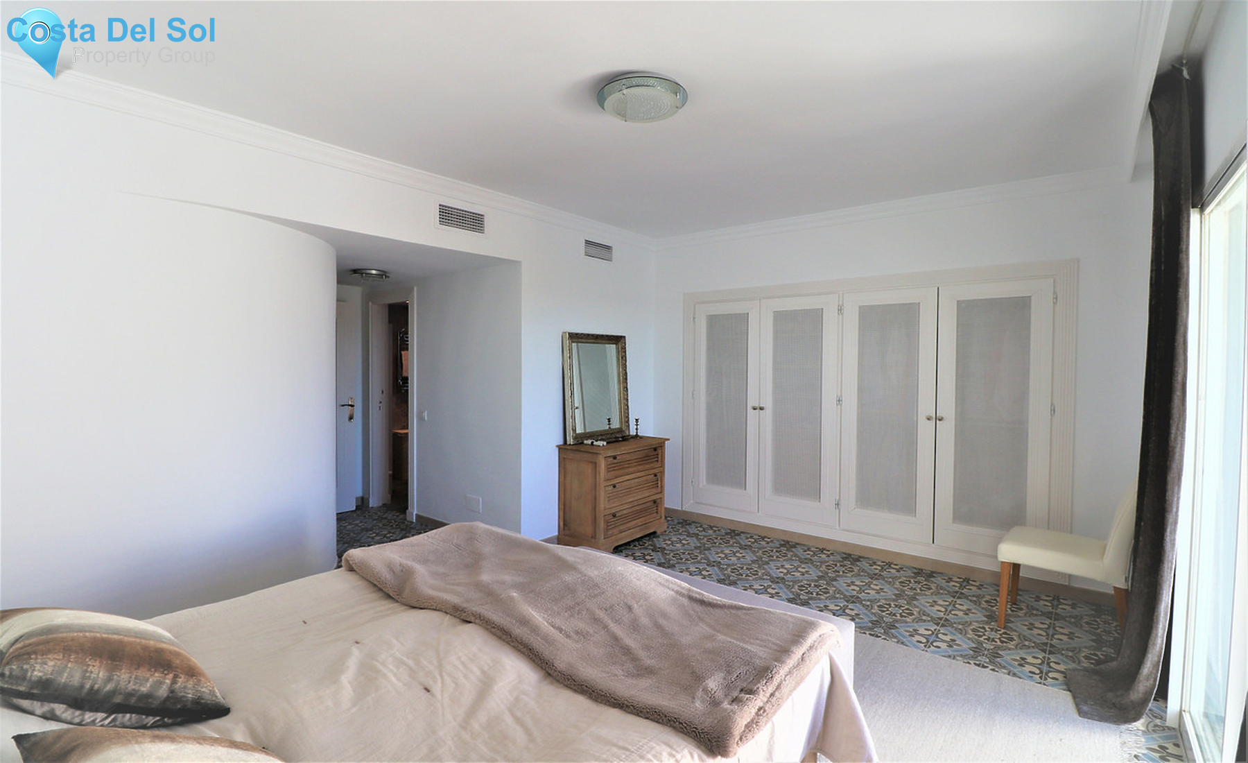 Townhouse in Nueva Andalucía-1310194