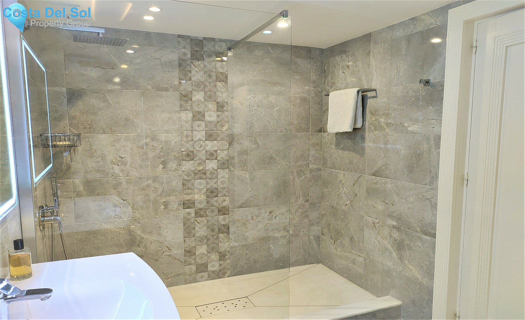 Townhouse in Nueva Andalucía-1310195