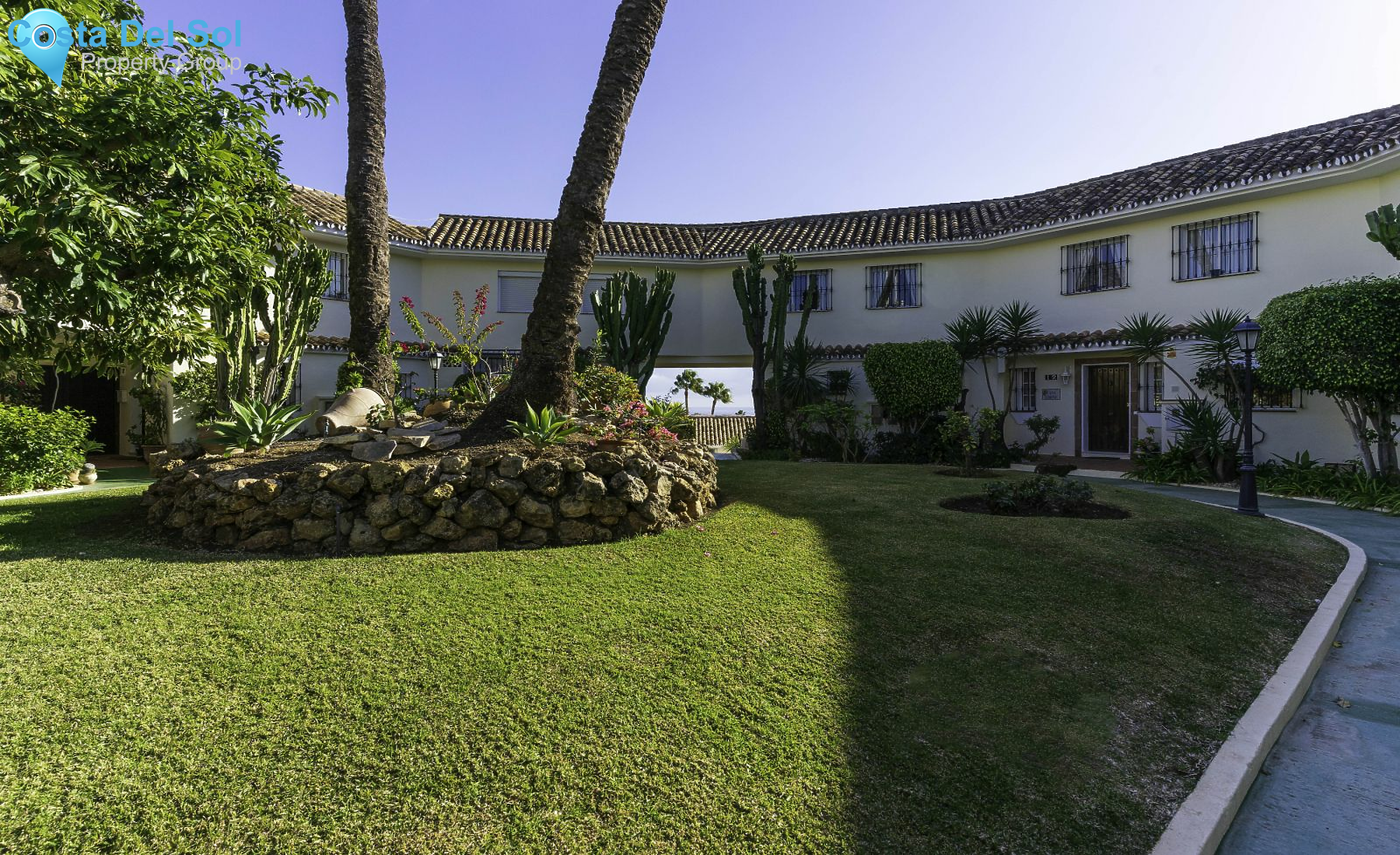 Townhouse in Nueva Andalucía-1145088