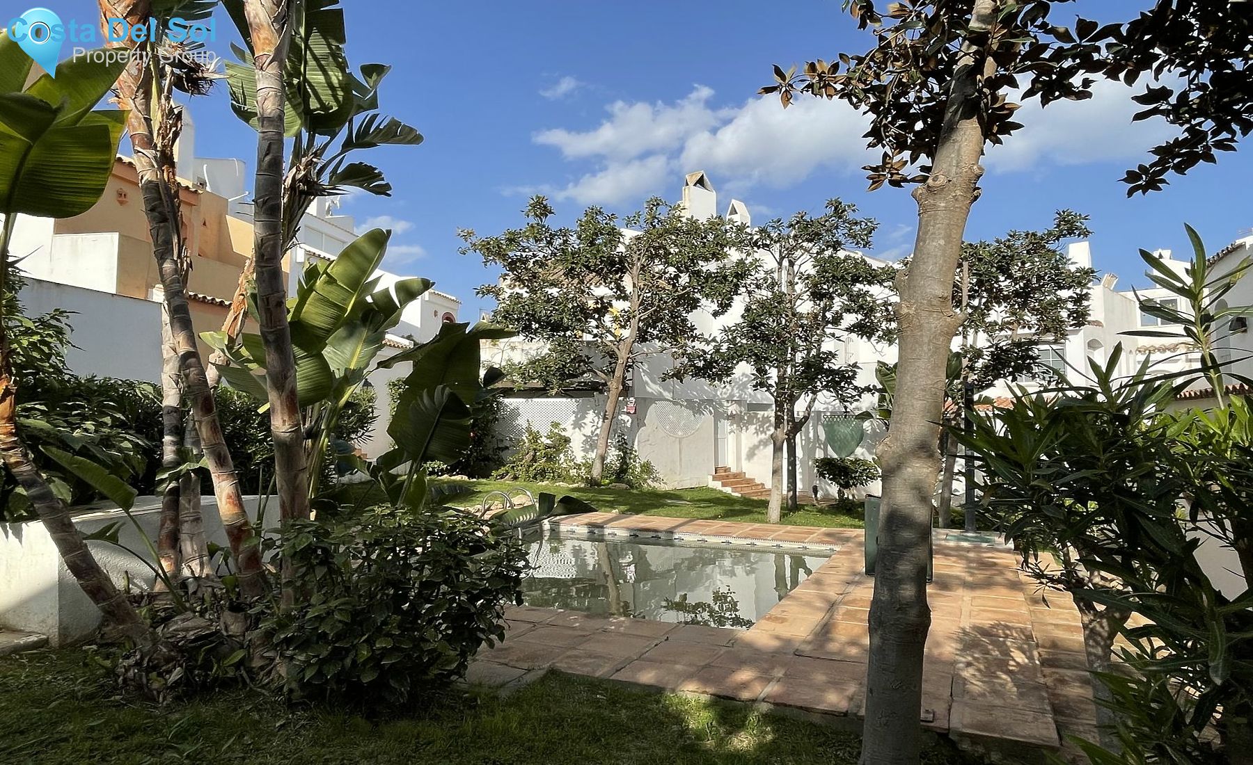 Townhouse in Nueva Andalucía-1159976