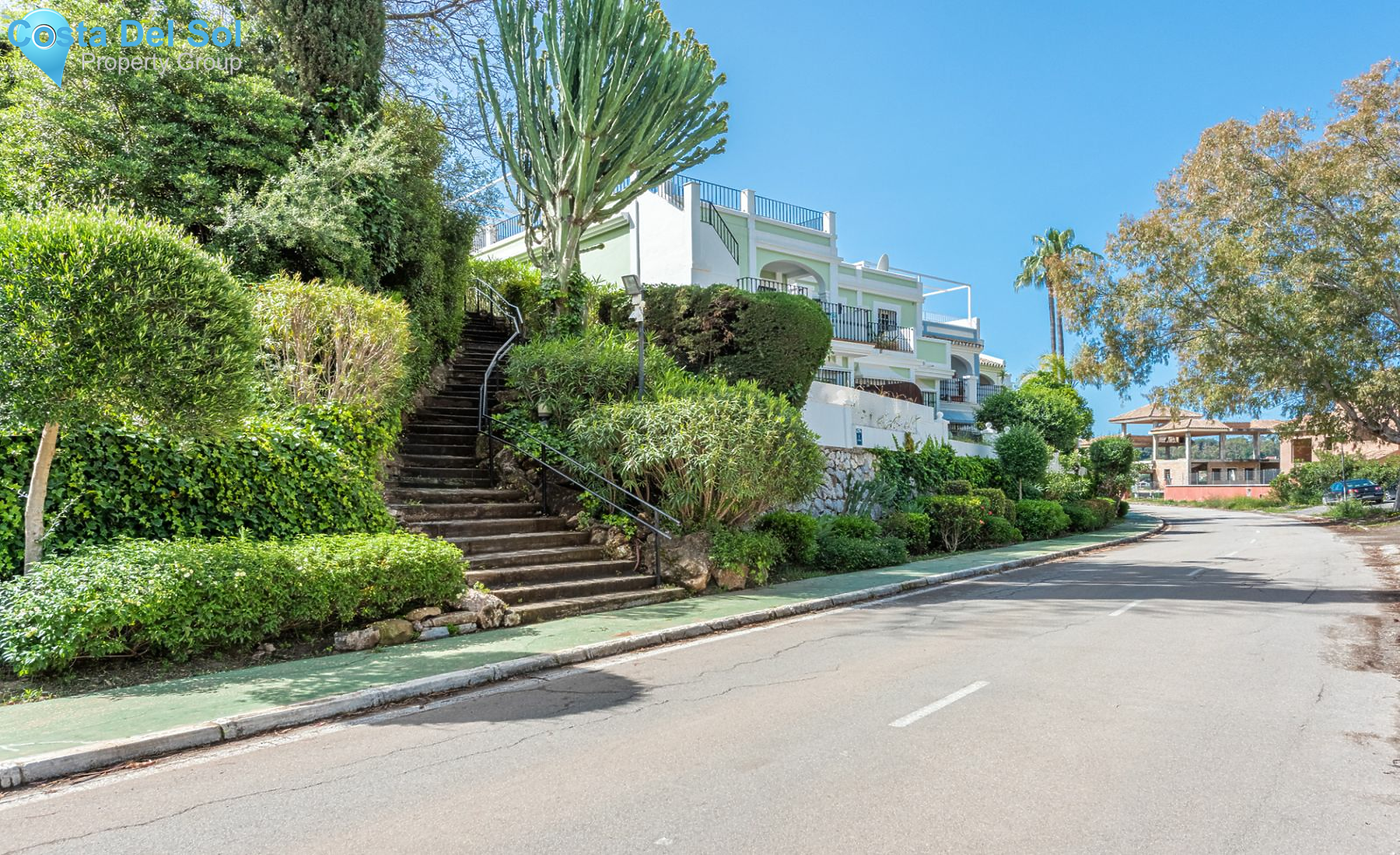 Townhouse in Nueva Andalucía-1470132