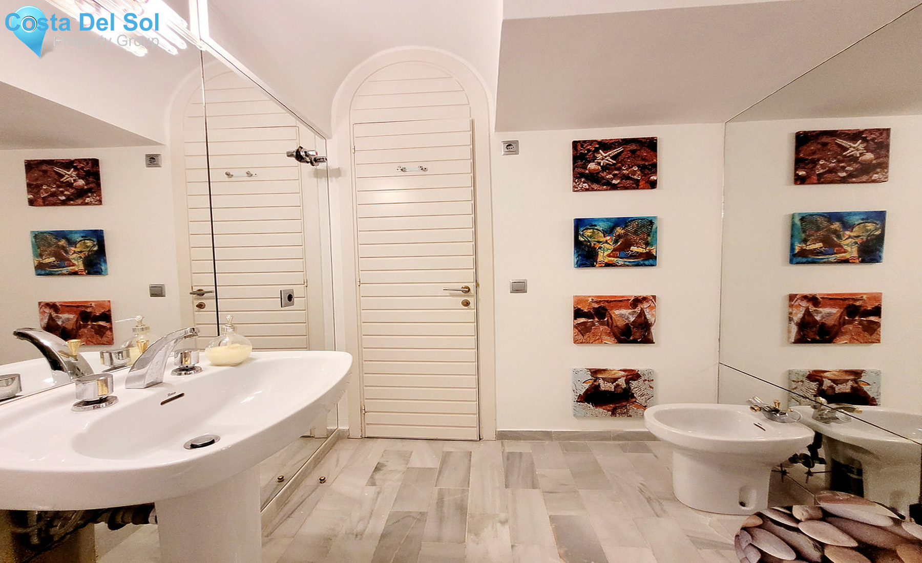 Townhouse in The Golden Mile-1329577