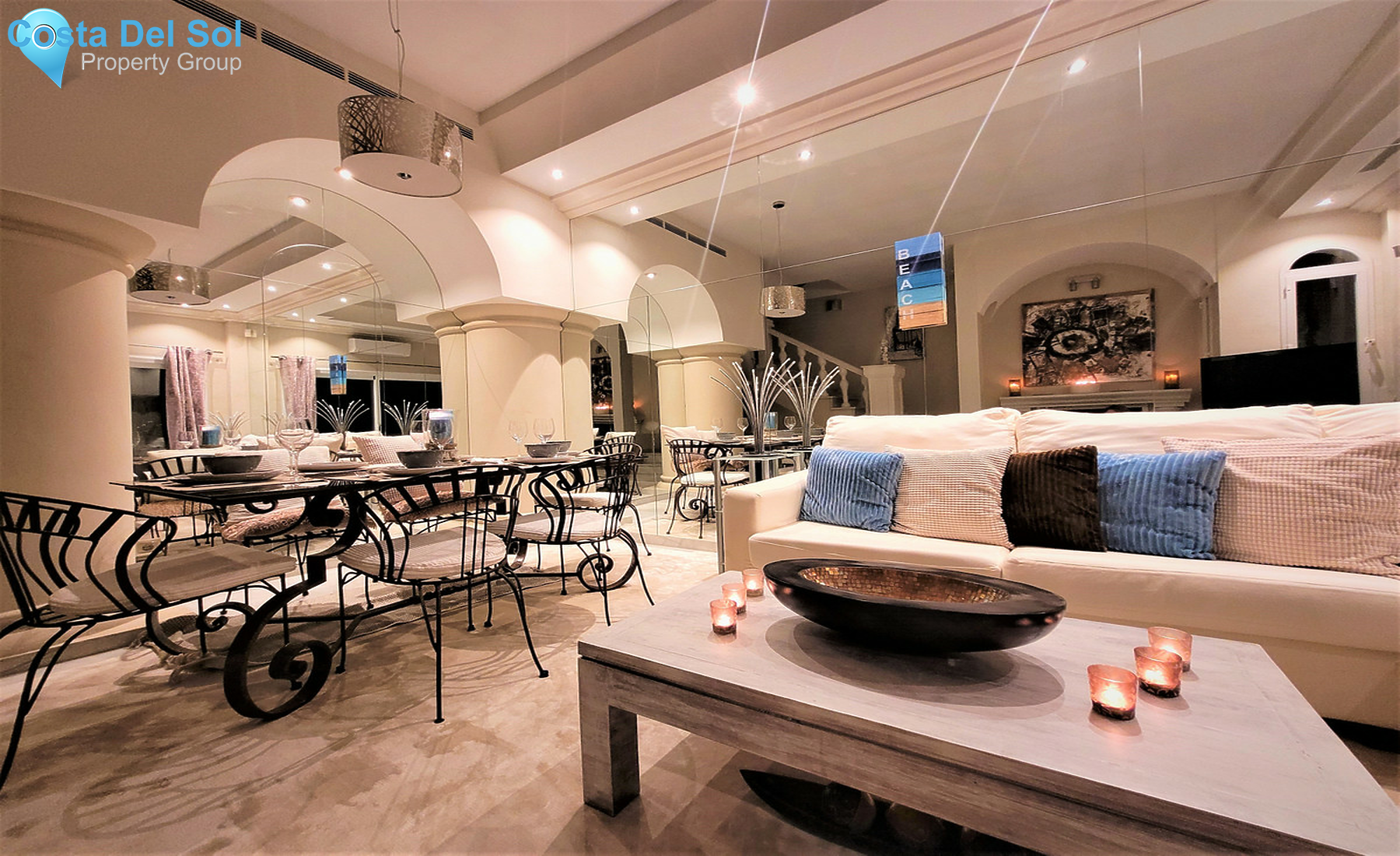 Townhouse in The Golden Mile-1329583