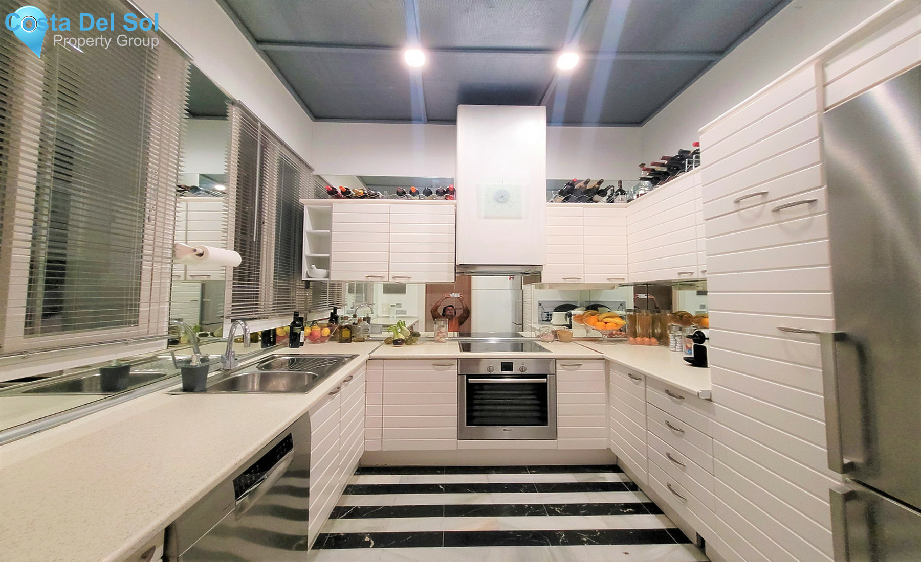 Townhouse in The Golden Mile-1329568