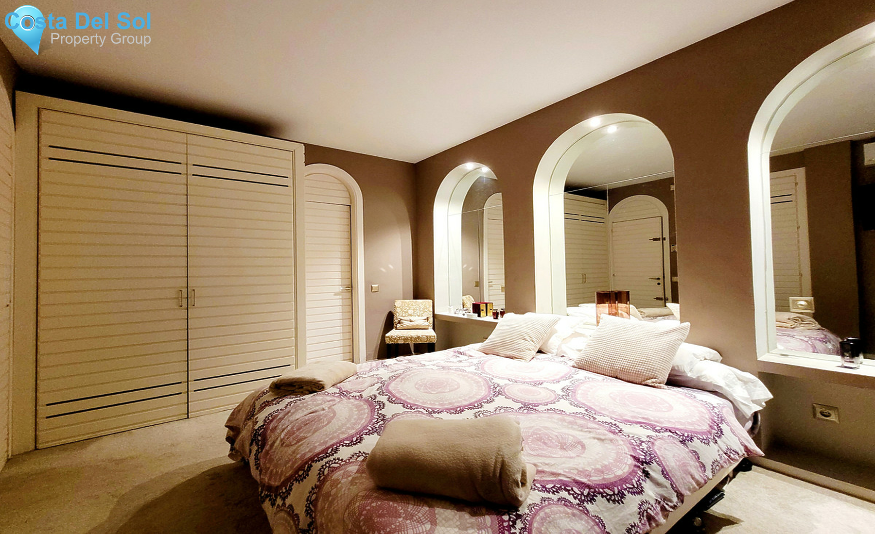 Townhouse in The Golden Mile-1329571