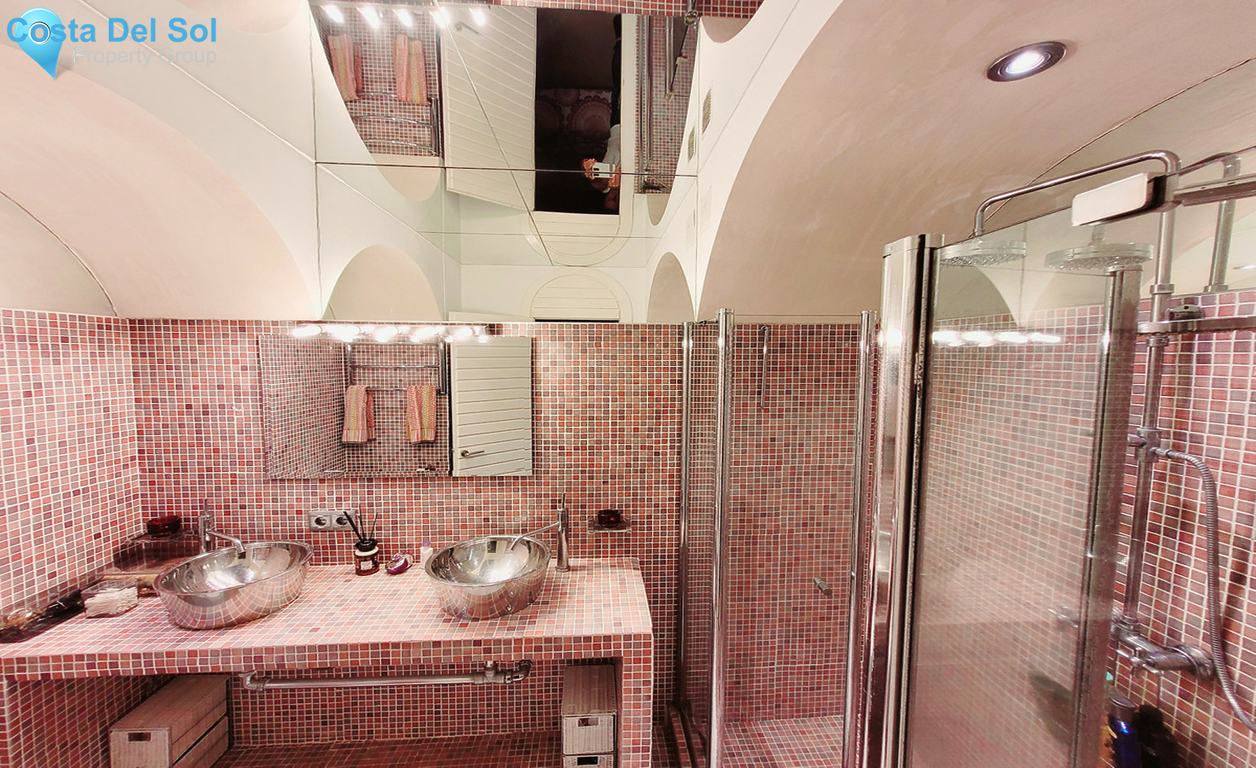 Townhouse in The Golden Mile-1329572