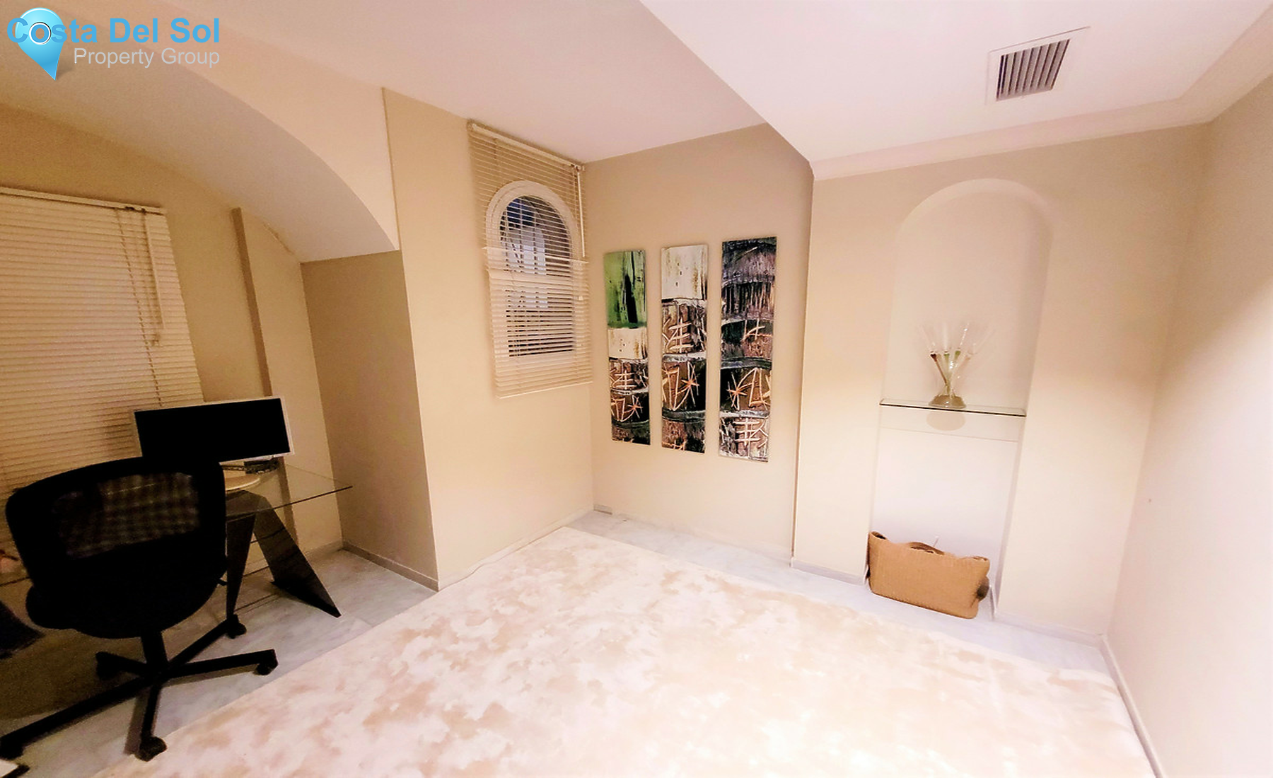 Townhouse in The Golden Mile-1329574