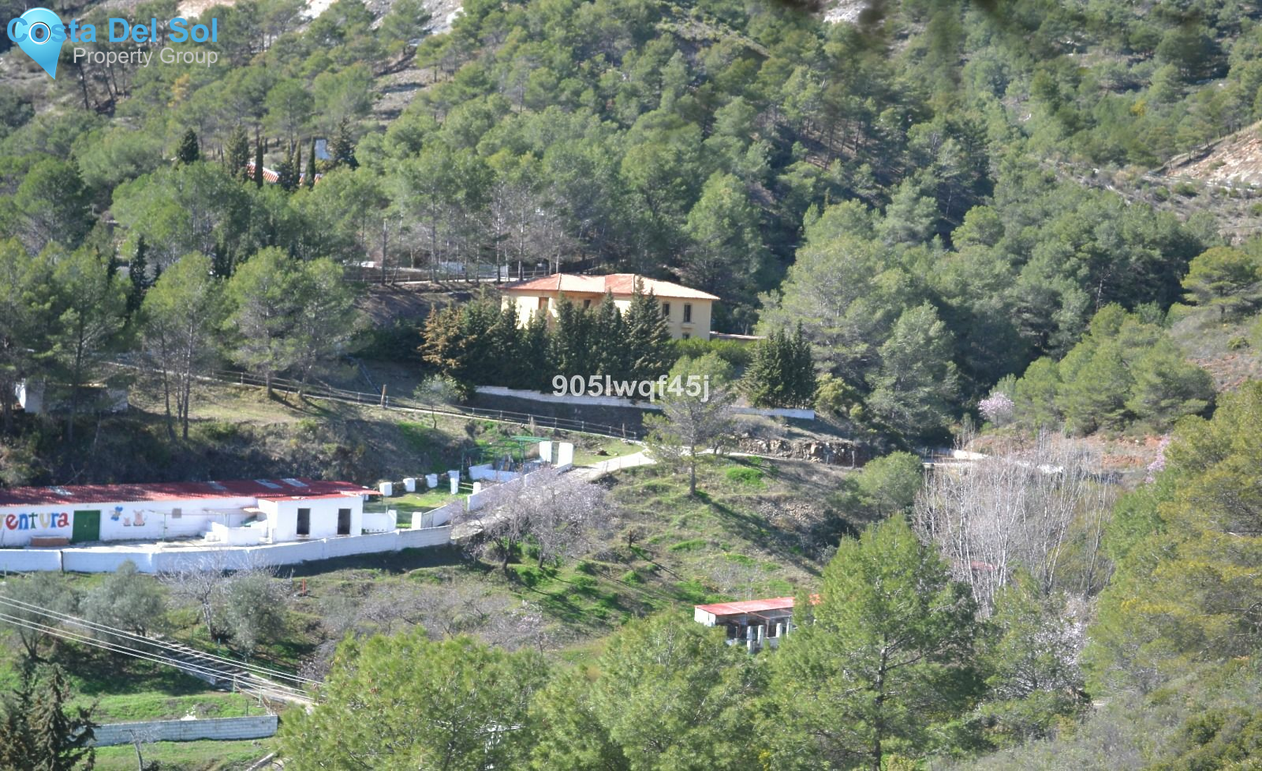 Finca - Cortijo in Alozaina