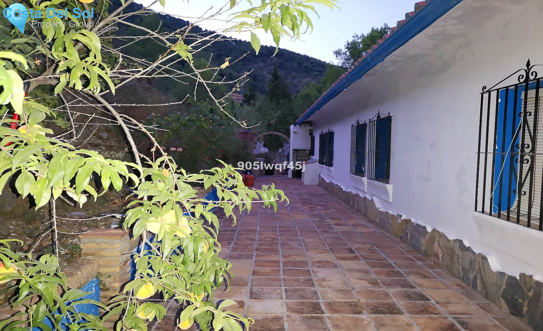 Finca - Cortijo in Alozaina-1491818