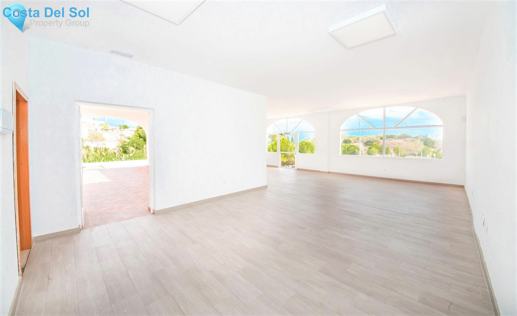 Commercial Premises in Benalmadena Costa-1417838