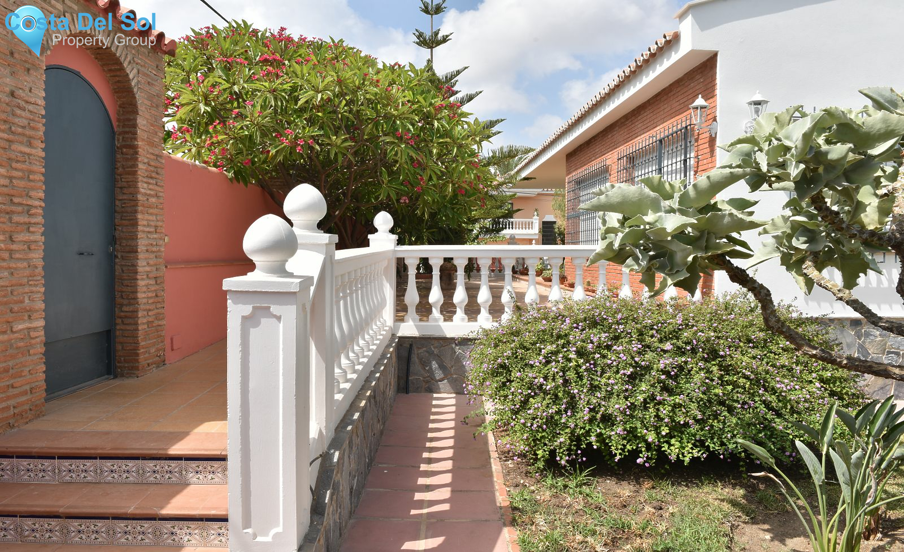 Detached Villa in Alhaurín de la Torre-1127609