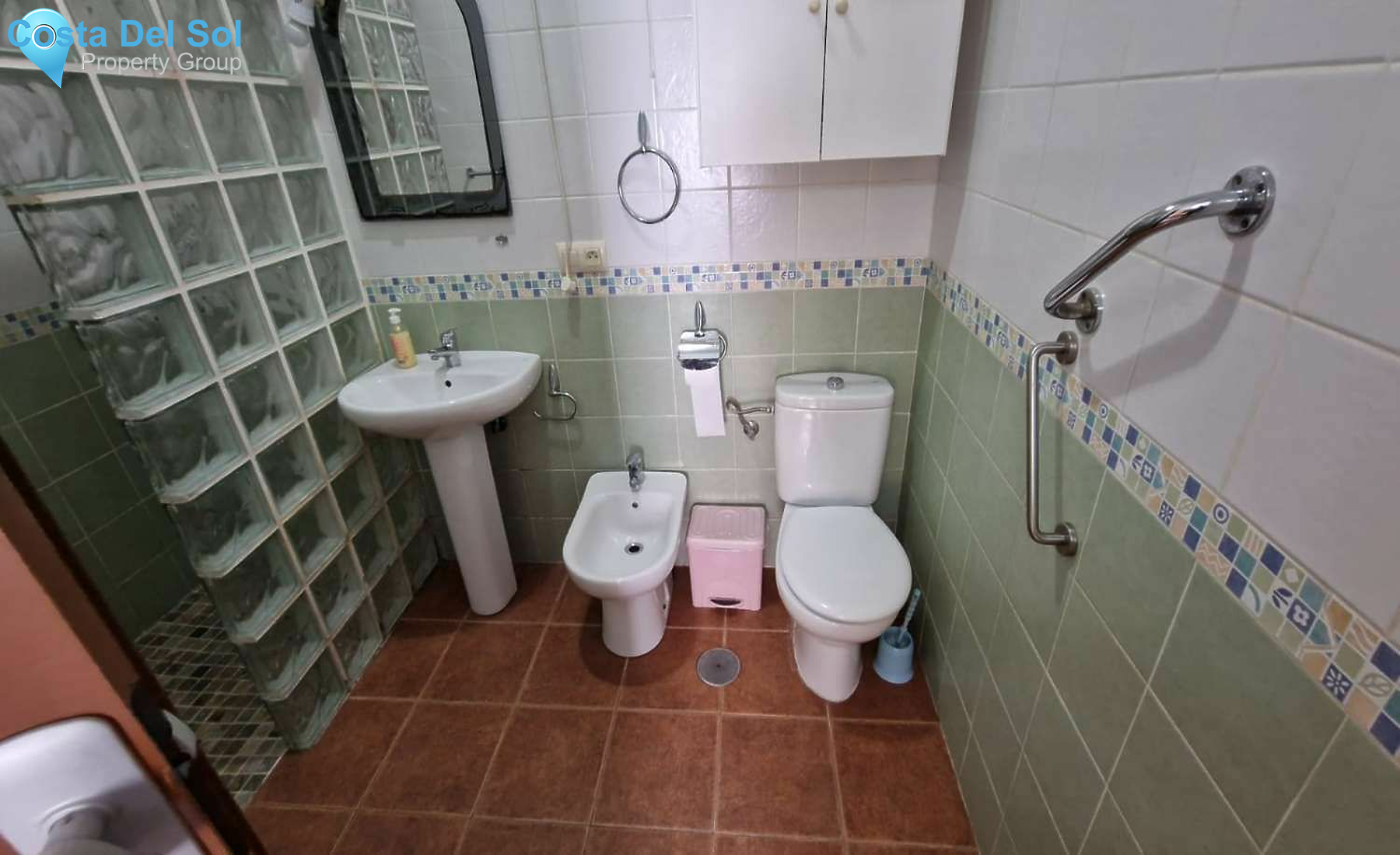 Detached Villa in Alhaurín de la Torre-1205484