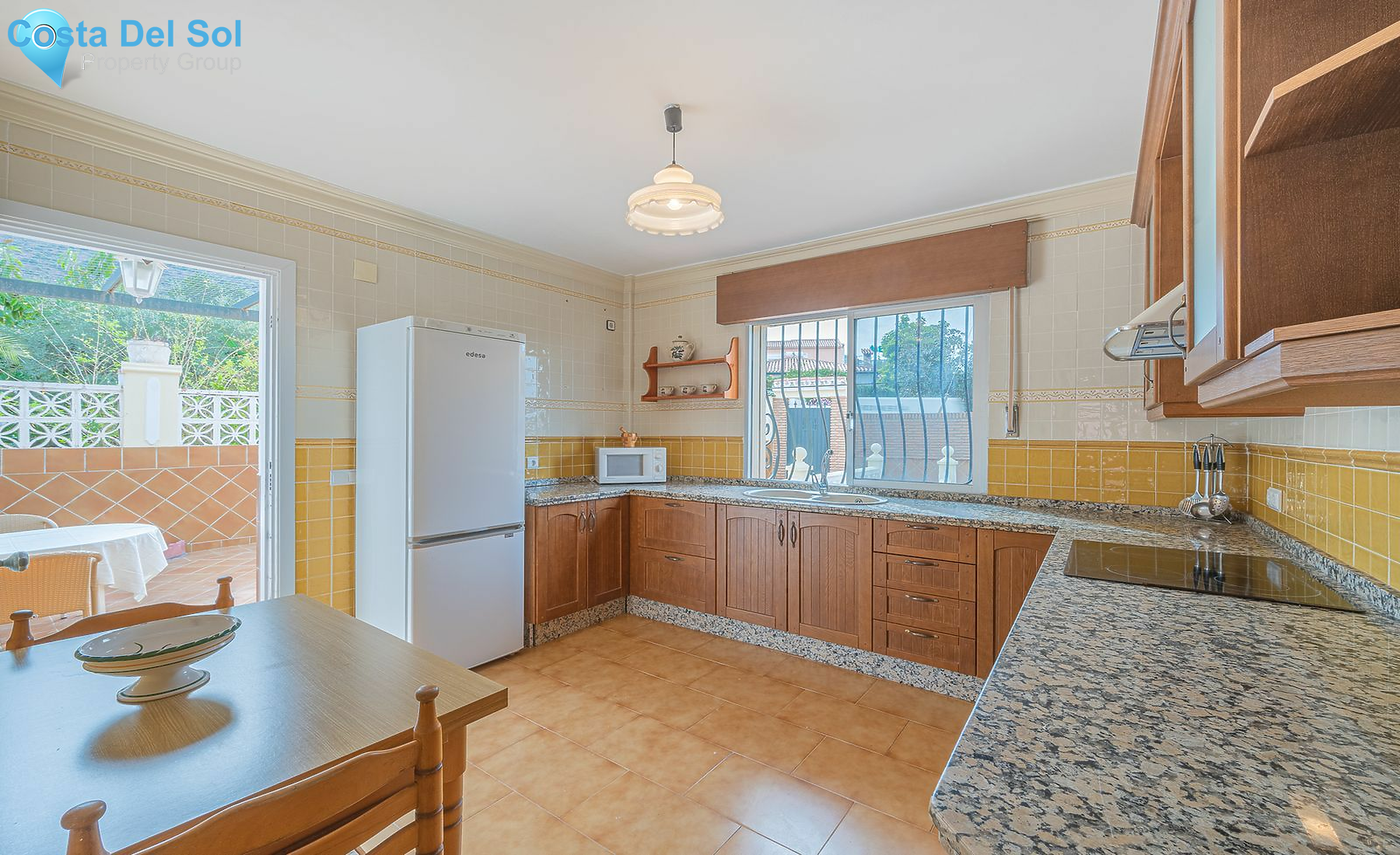 Detached Villa in Alhaurín de la Torre-1551092