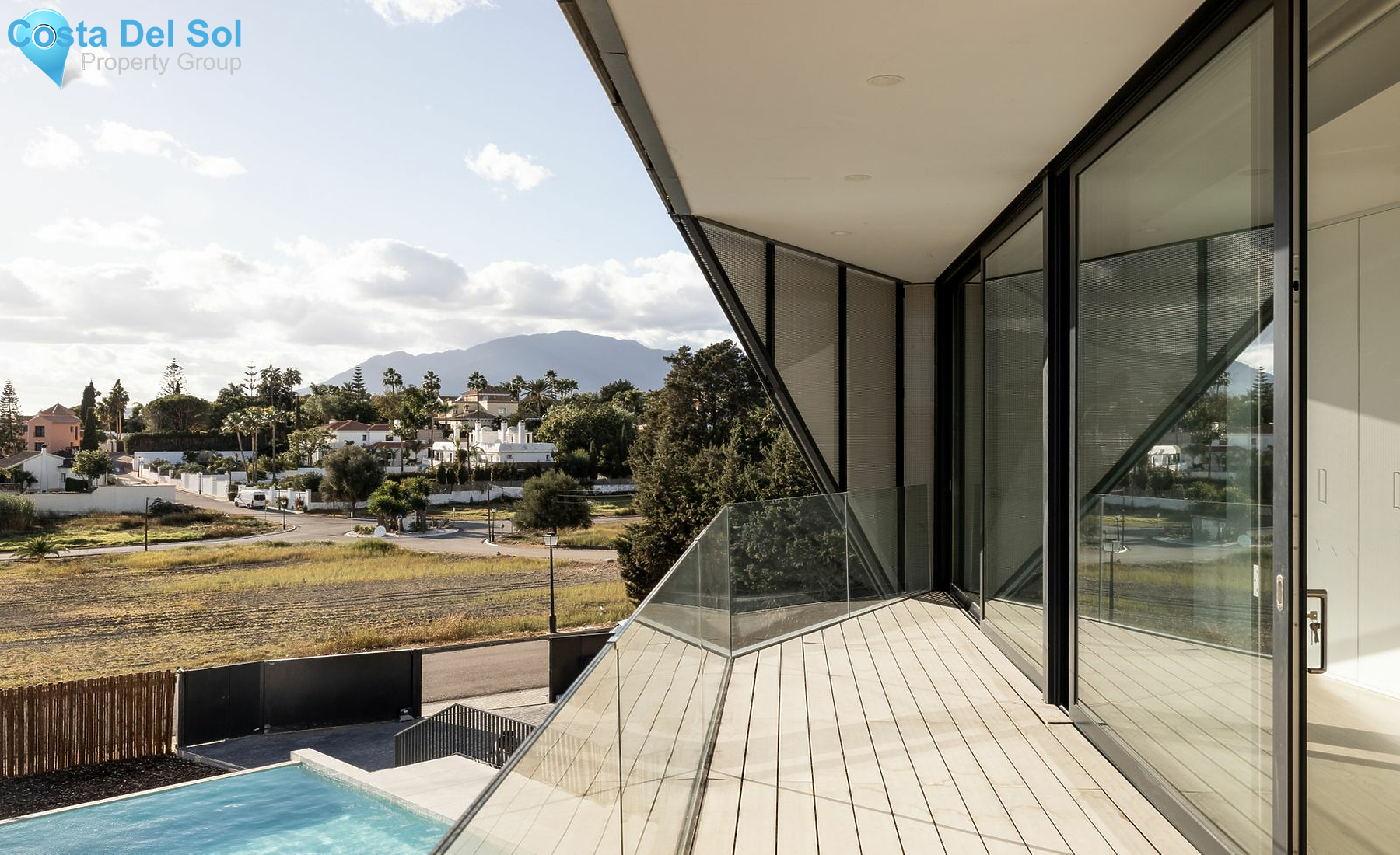 Detached Villa in Bel Air-1398822