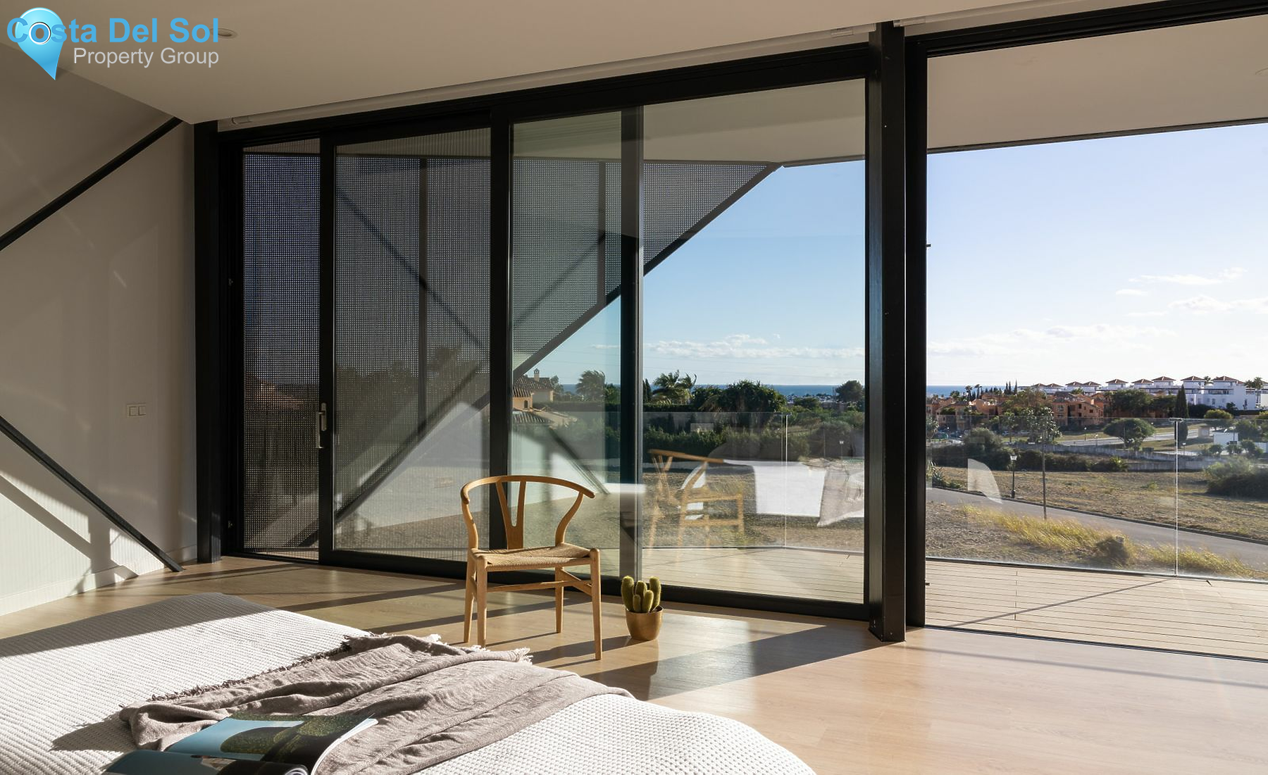 Detached Villa in Bel Air-1398810