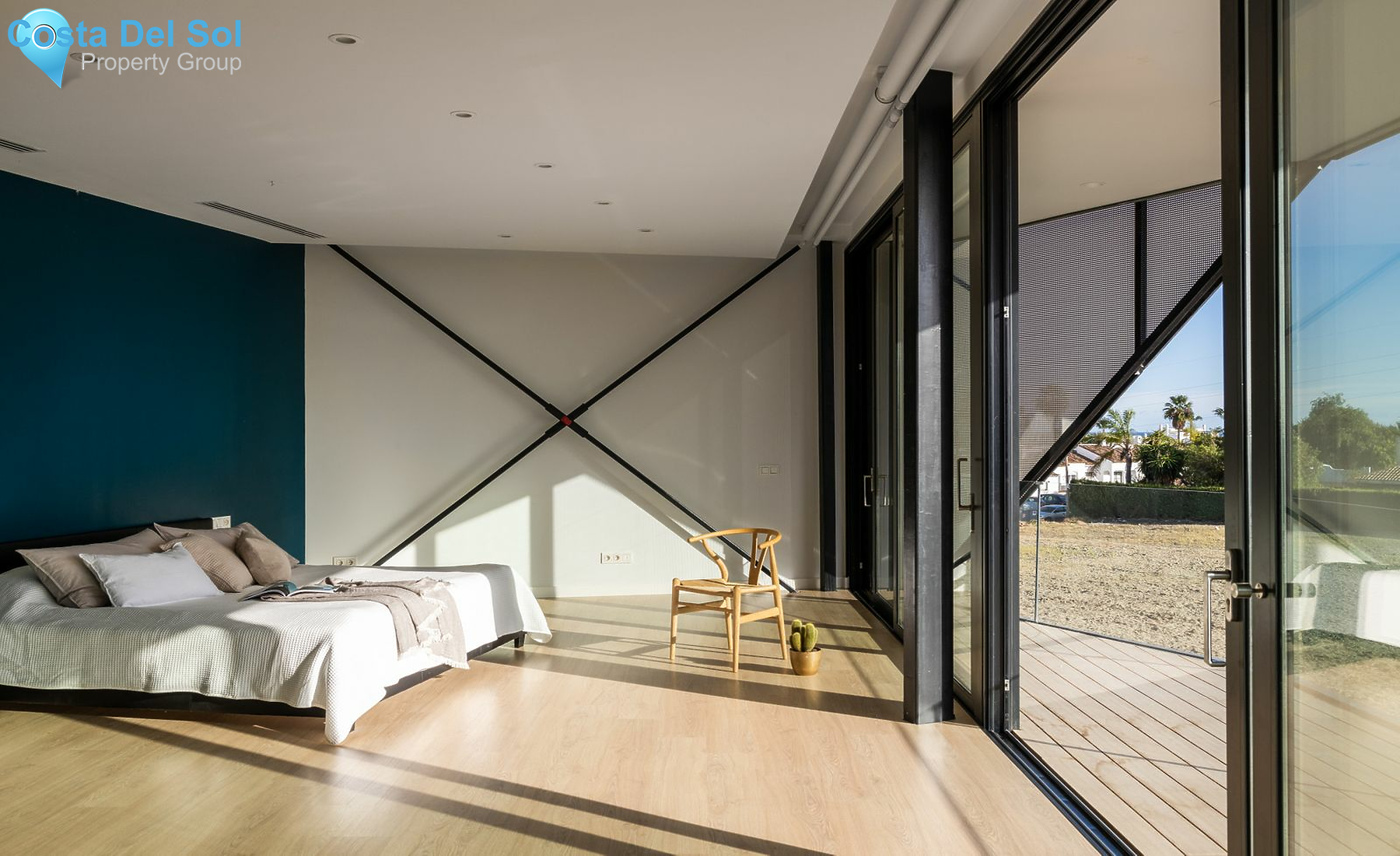 Detached Villa in Bel Air-1398811