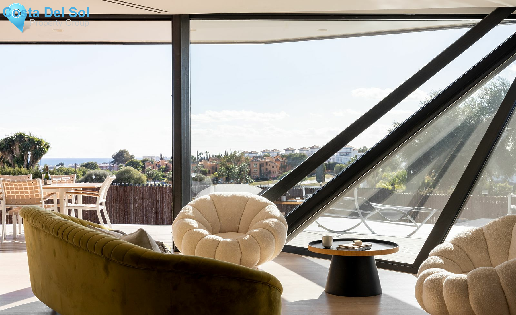 Detached Villa in Bel Air-1398812