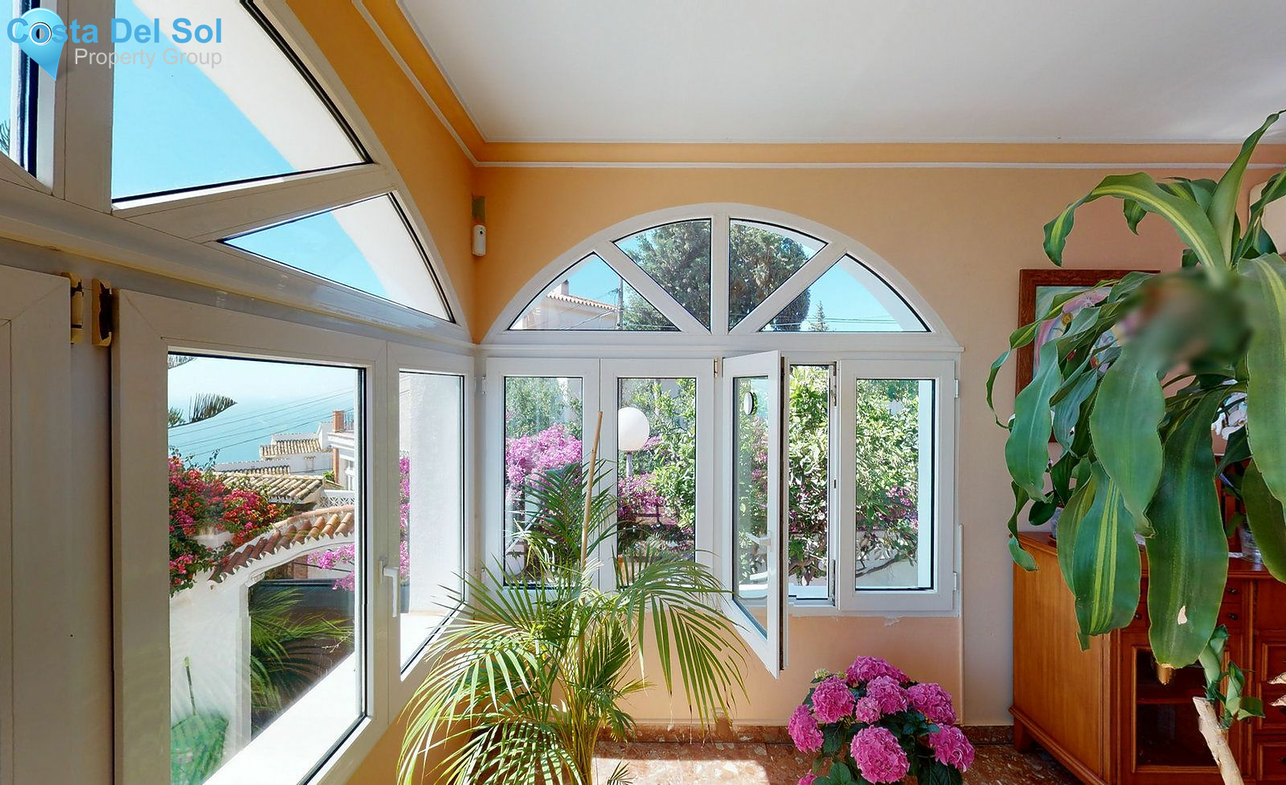 Detached Villa in Benalmadena Pueblo-1162073