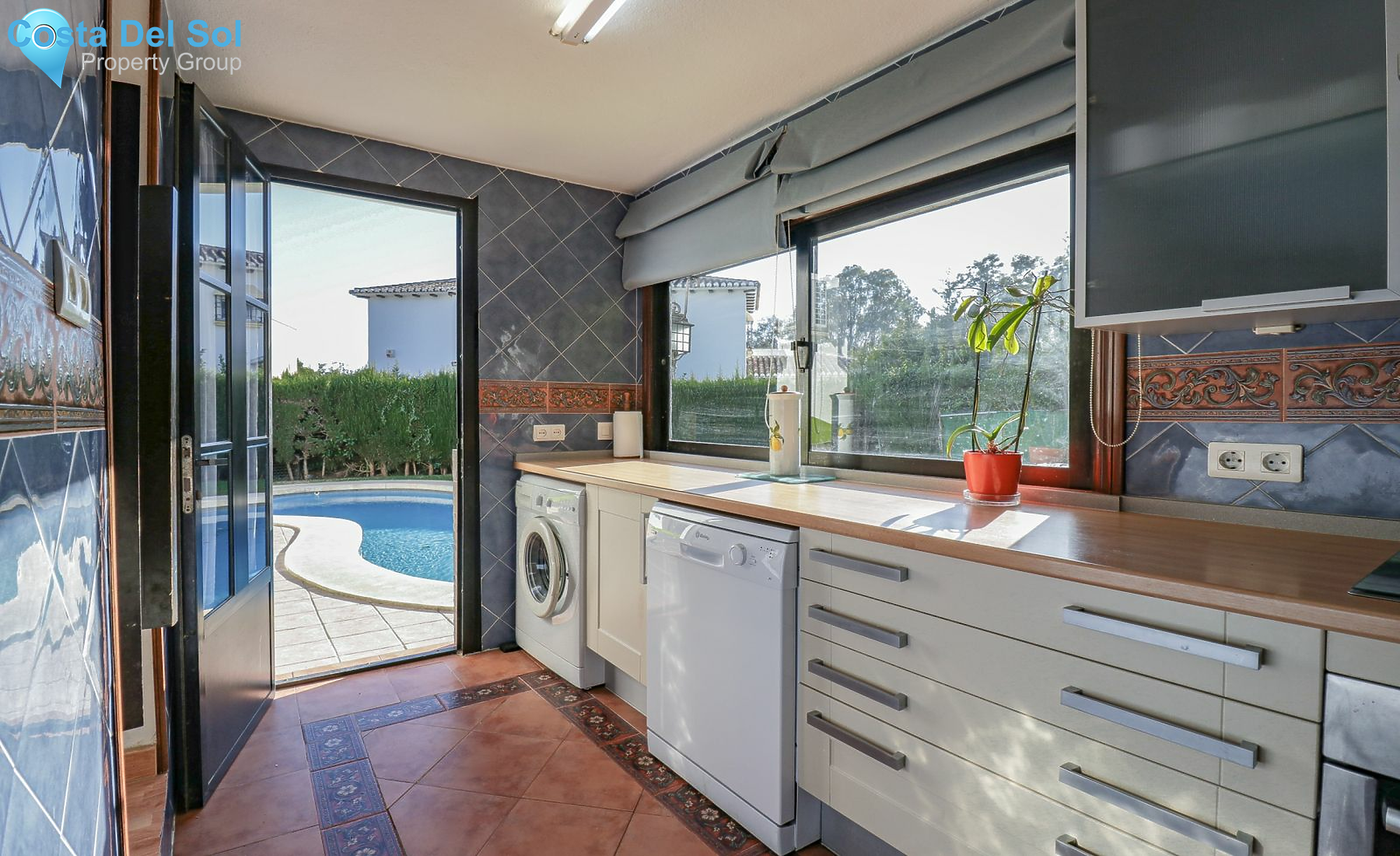 Detached Villa in Calahonda-1143316