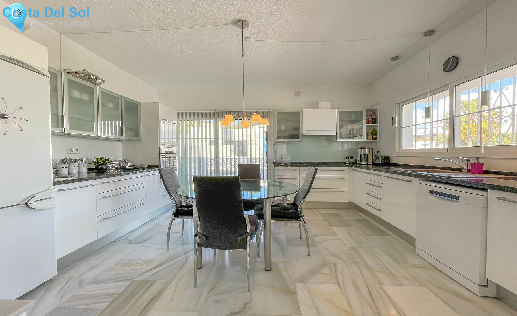 Detached Villa in Cerros del Aguila-1161071