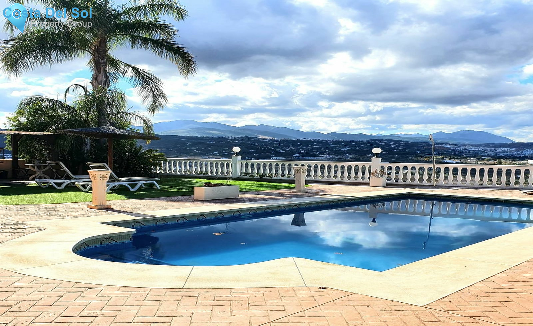 Detached Villa in Coín