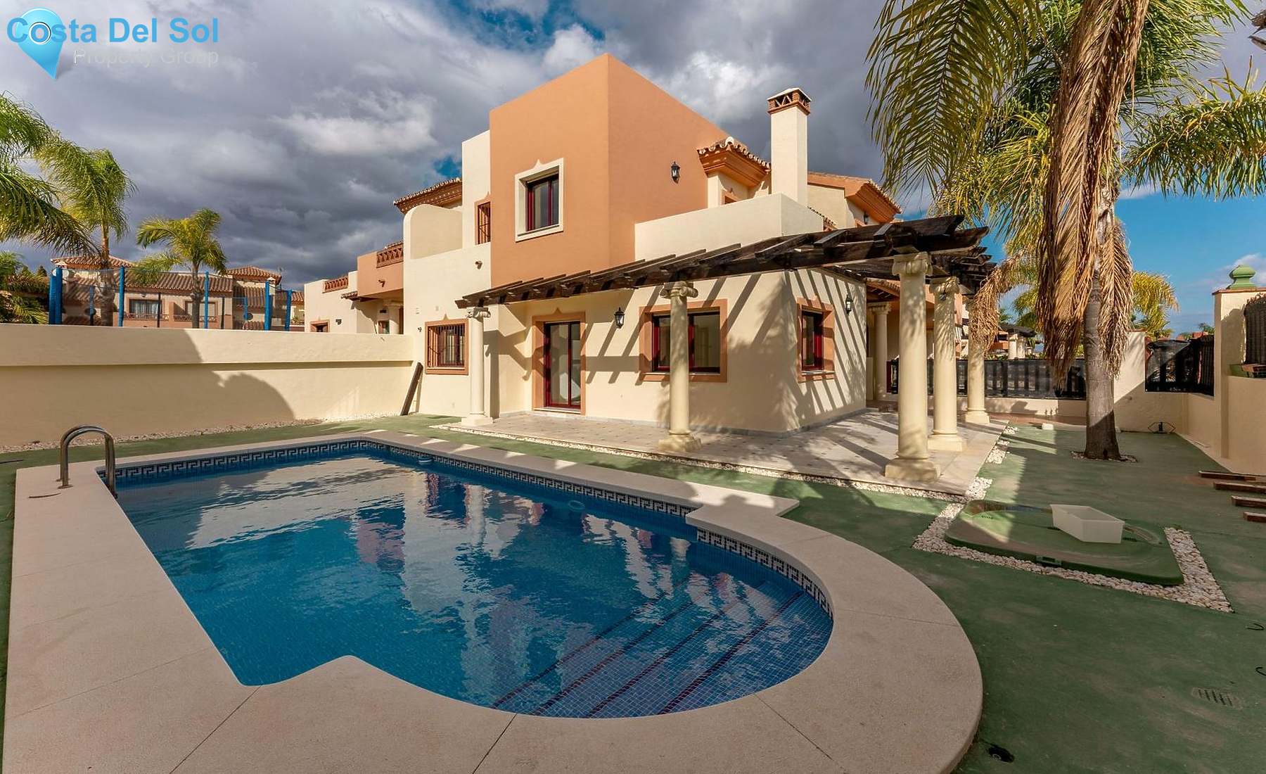 Detached Villa in Coín