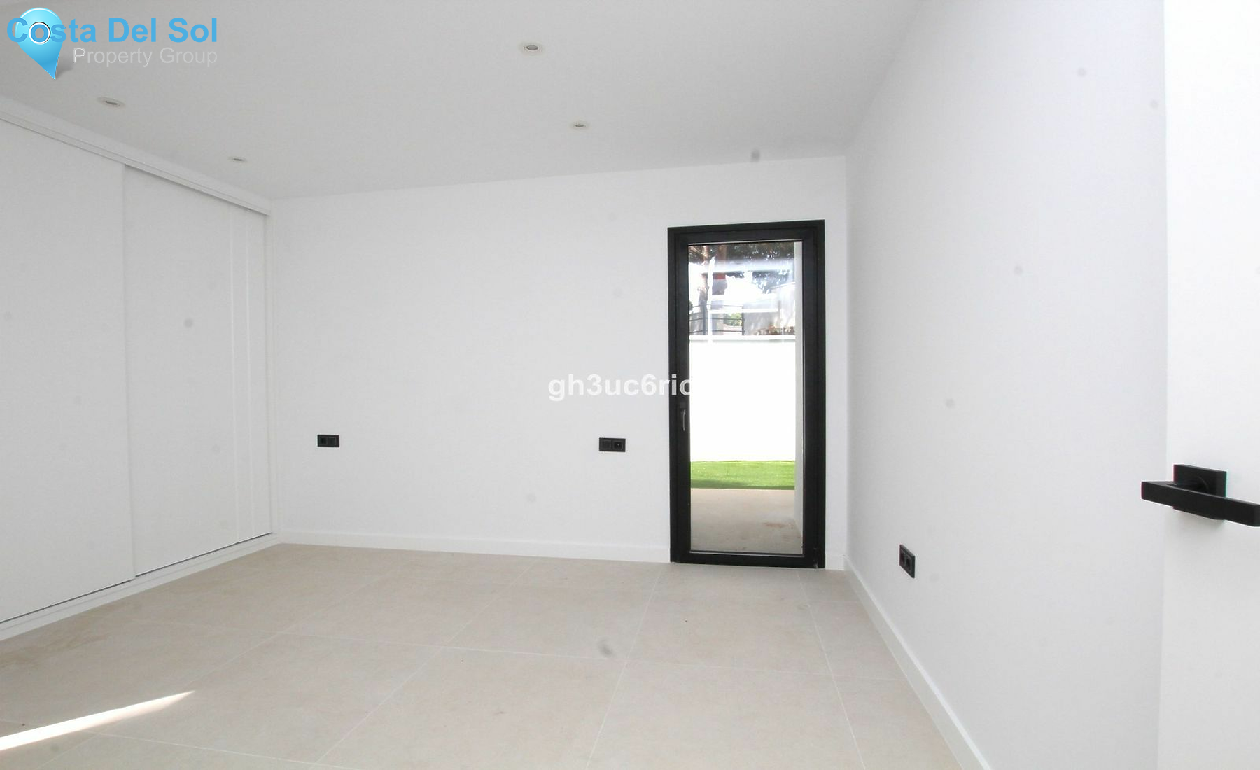 Detached Villa in Elviria-1149859