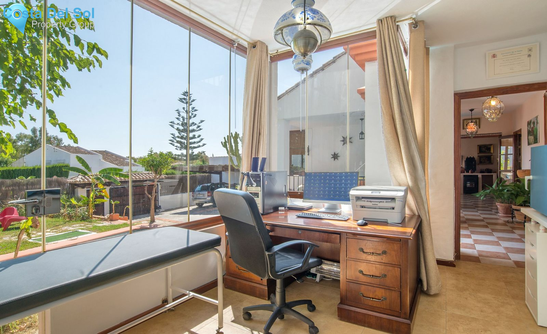Detached Villa in Estepona-1135000