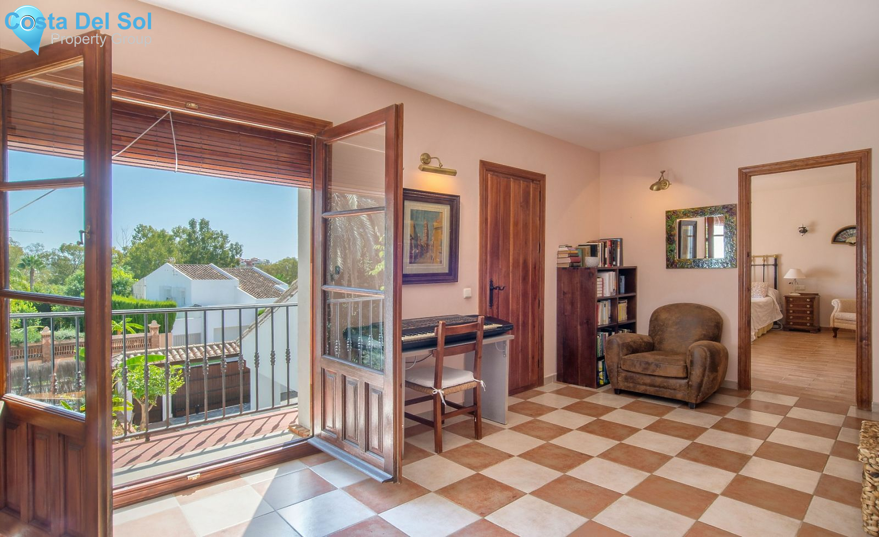 Detached Villa in Estepona-1135003