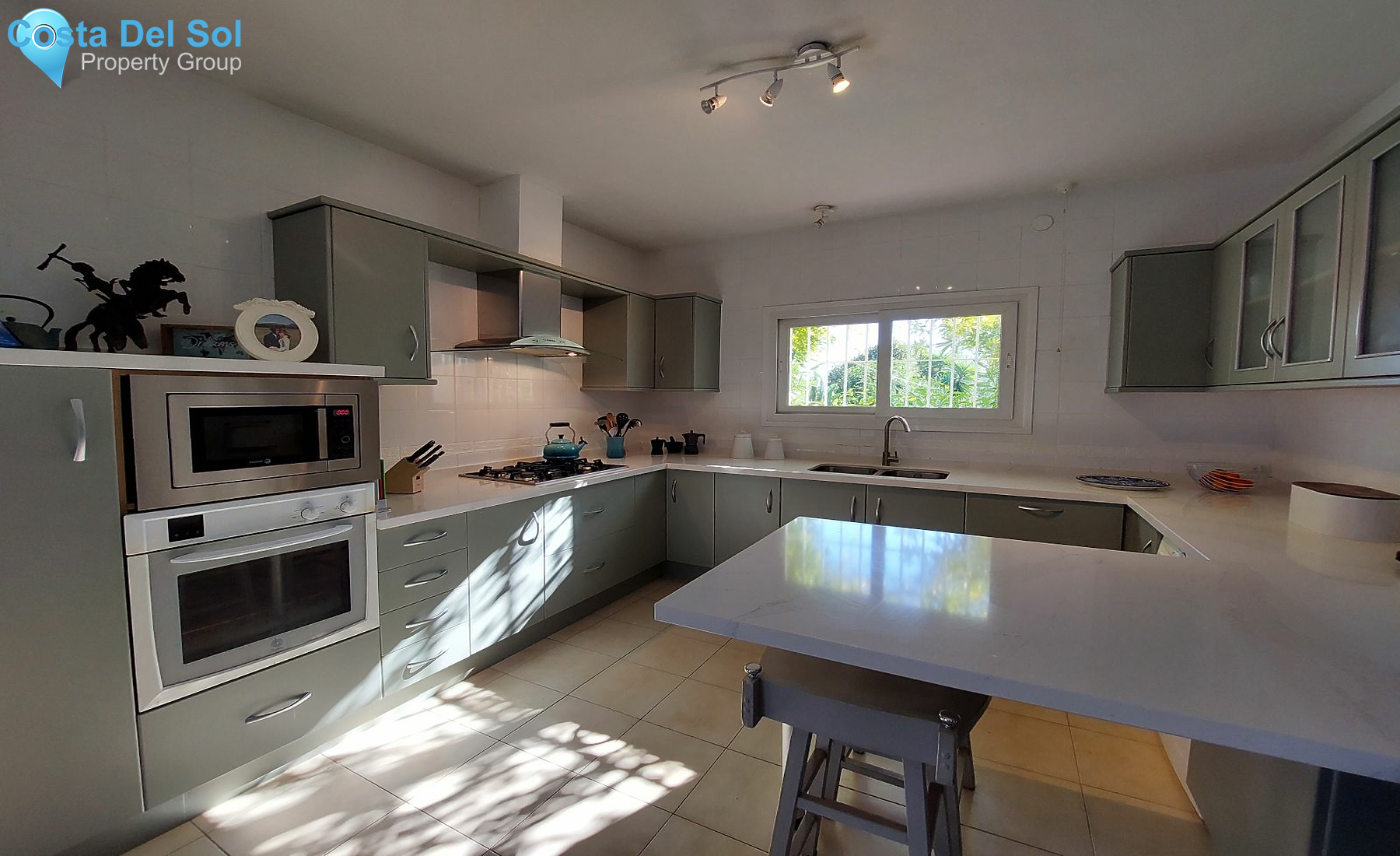 Detached Villa in Estepona-1135217