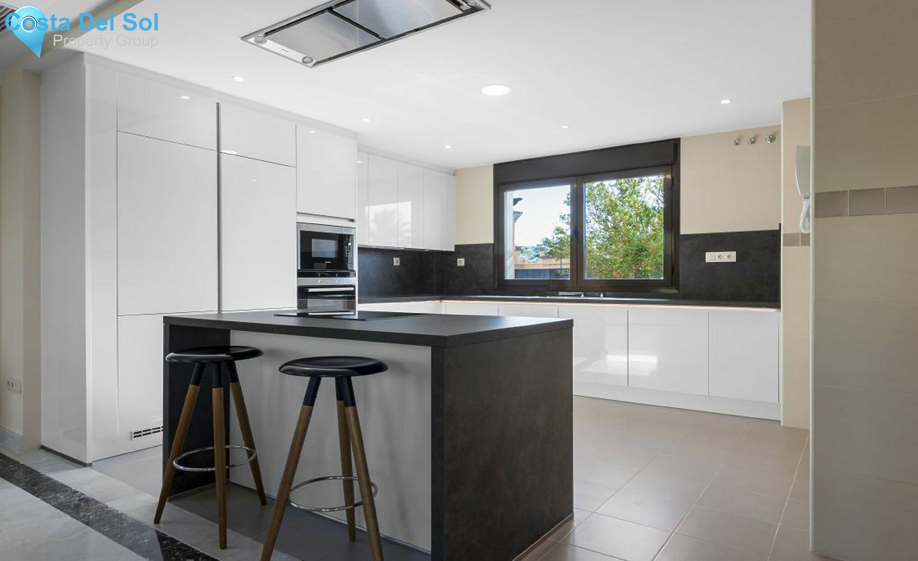 Detached Villa in Estepona-1135398