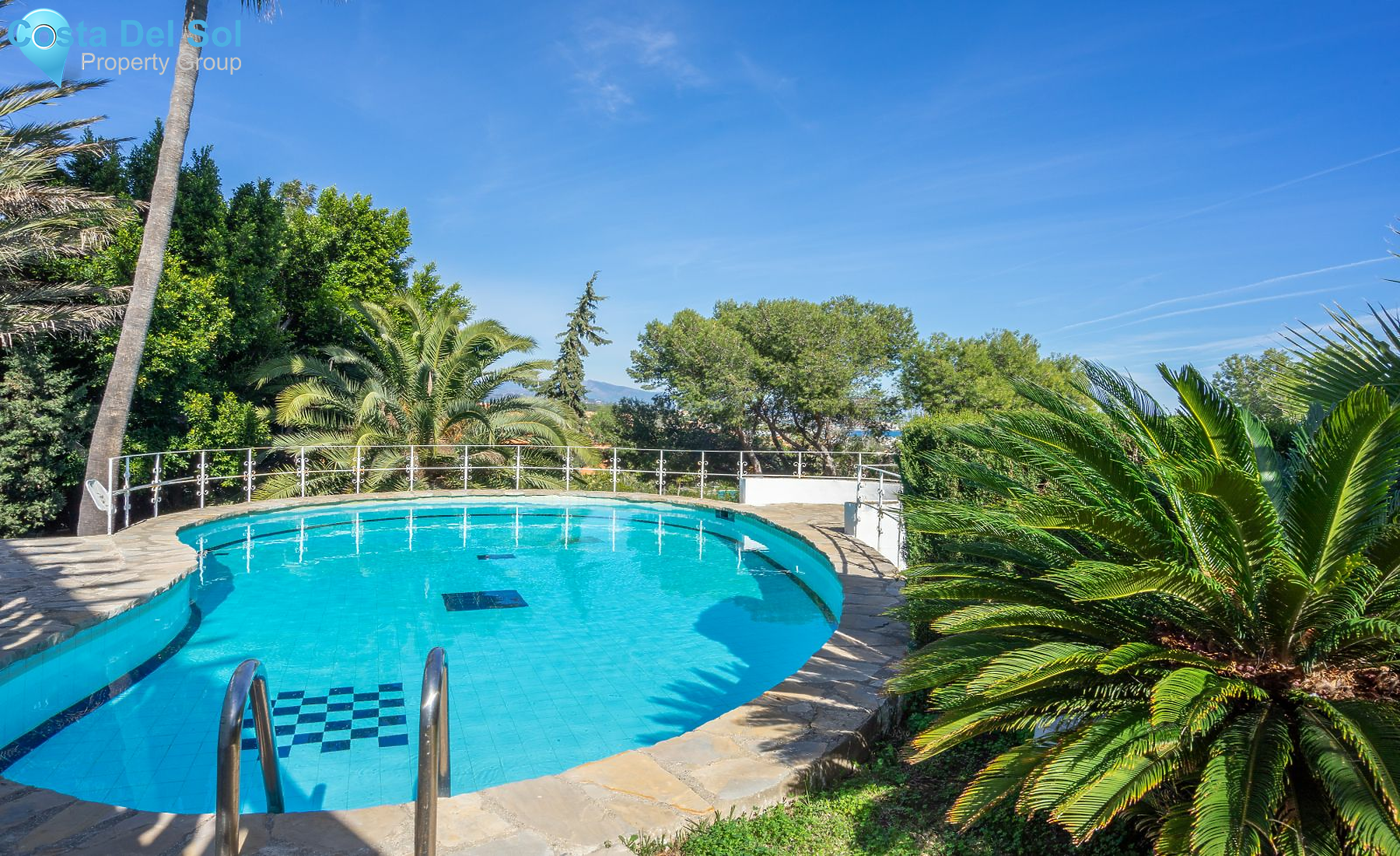 Detached Villa in Estepona-1207566