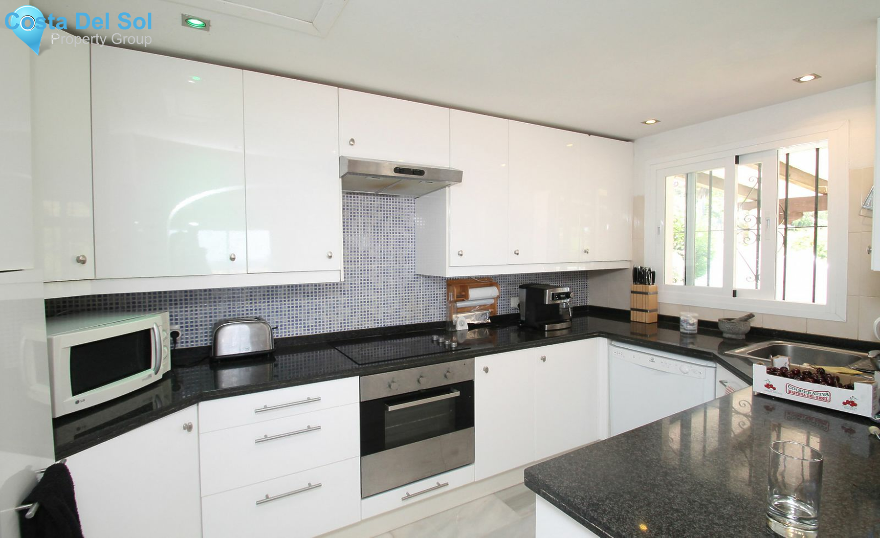 Detached Villa in Istán-1135267