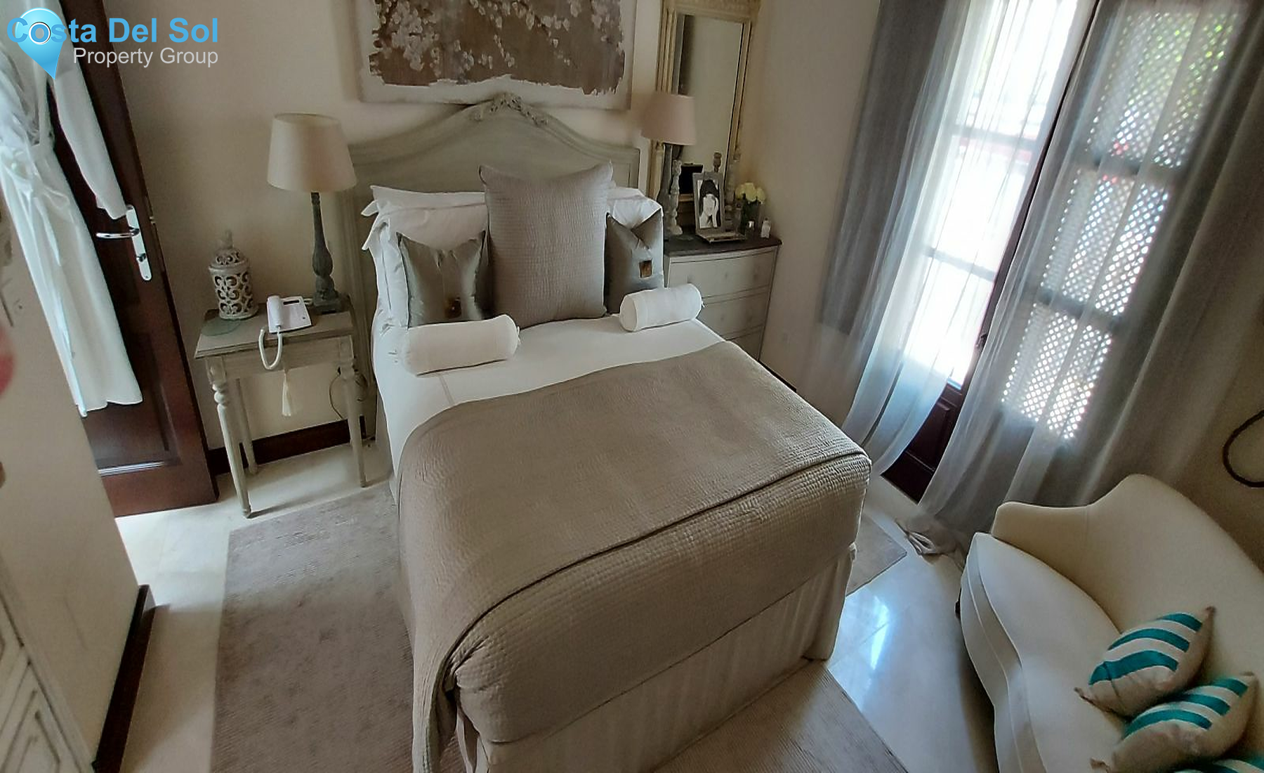 Detached Villa in La Duquesa-1209893