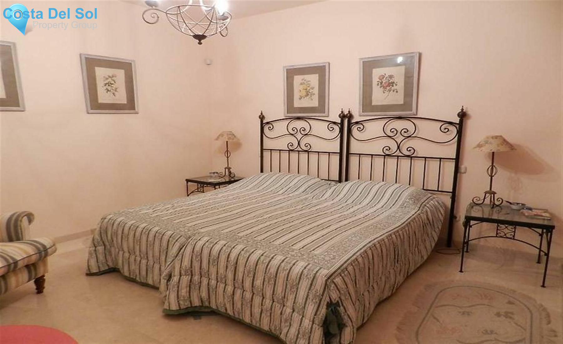 Detached Villa in La Duquesa-1484827