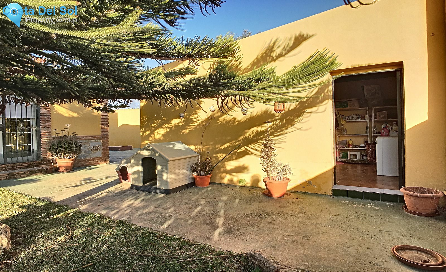 Detached Villa in Las Lagunas-1211493
