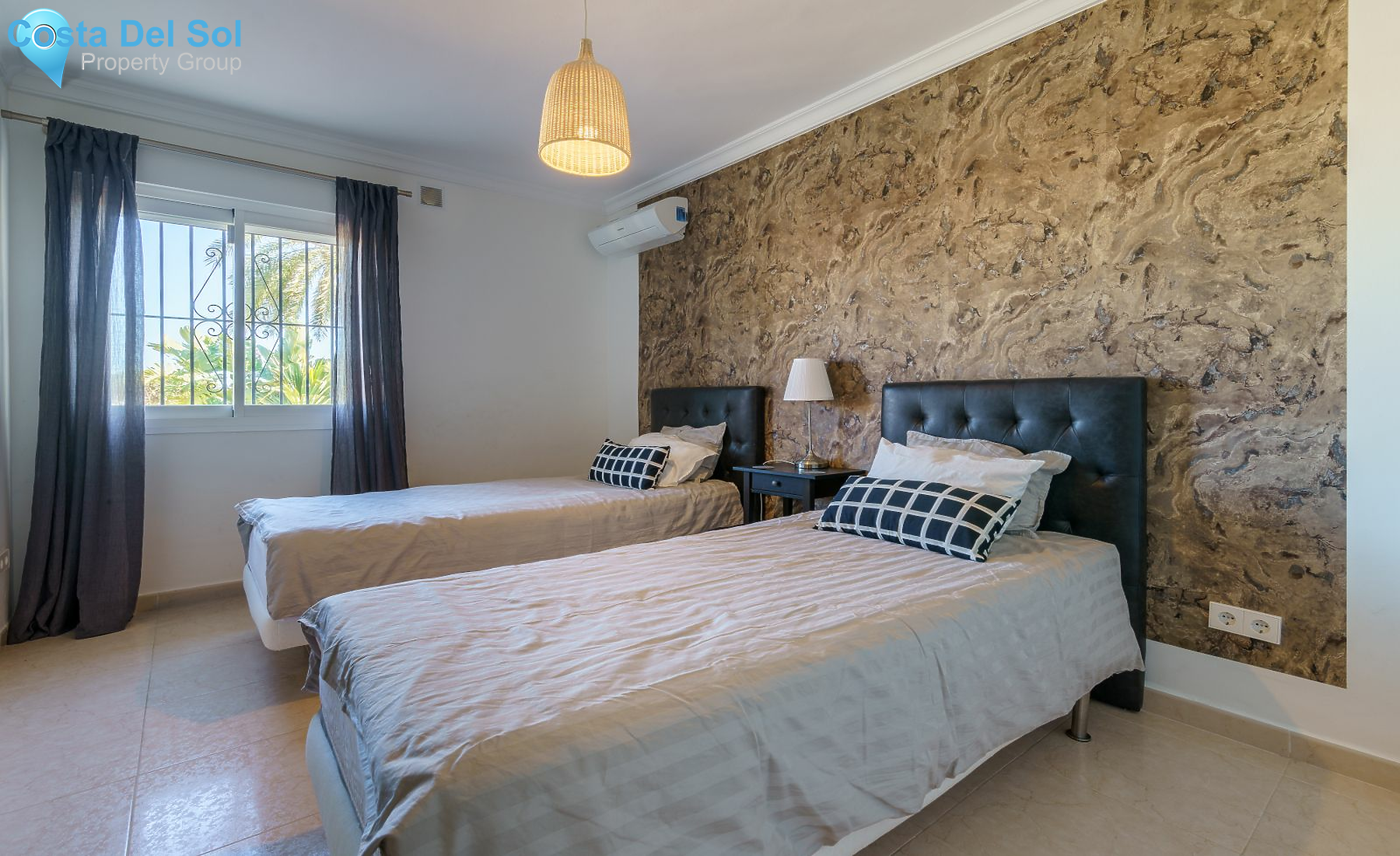 Detached Villa in El Chaparral-1147860