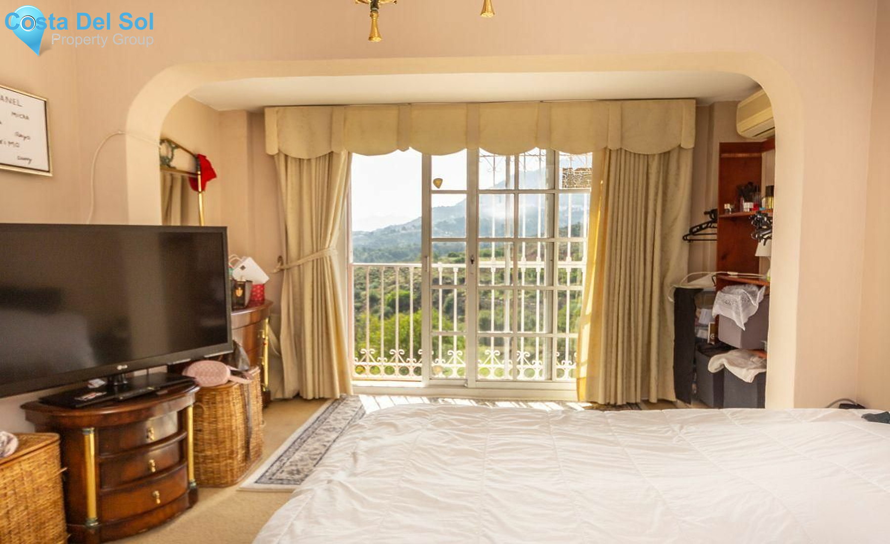 Detached Villa in Mijas-1160944
