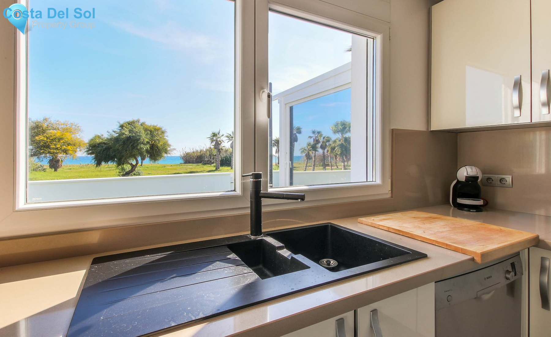 Detached Villa in New Golden Mile-1417041