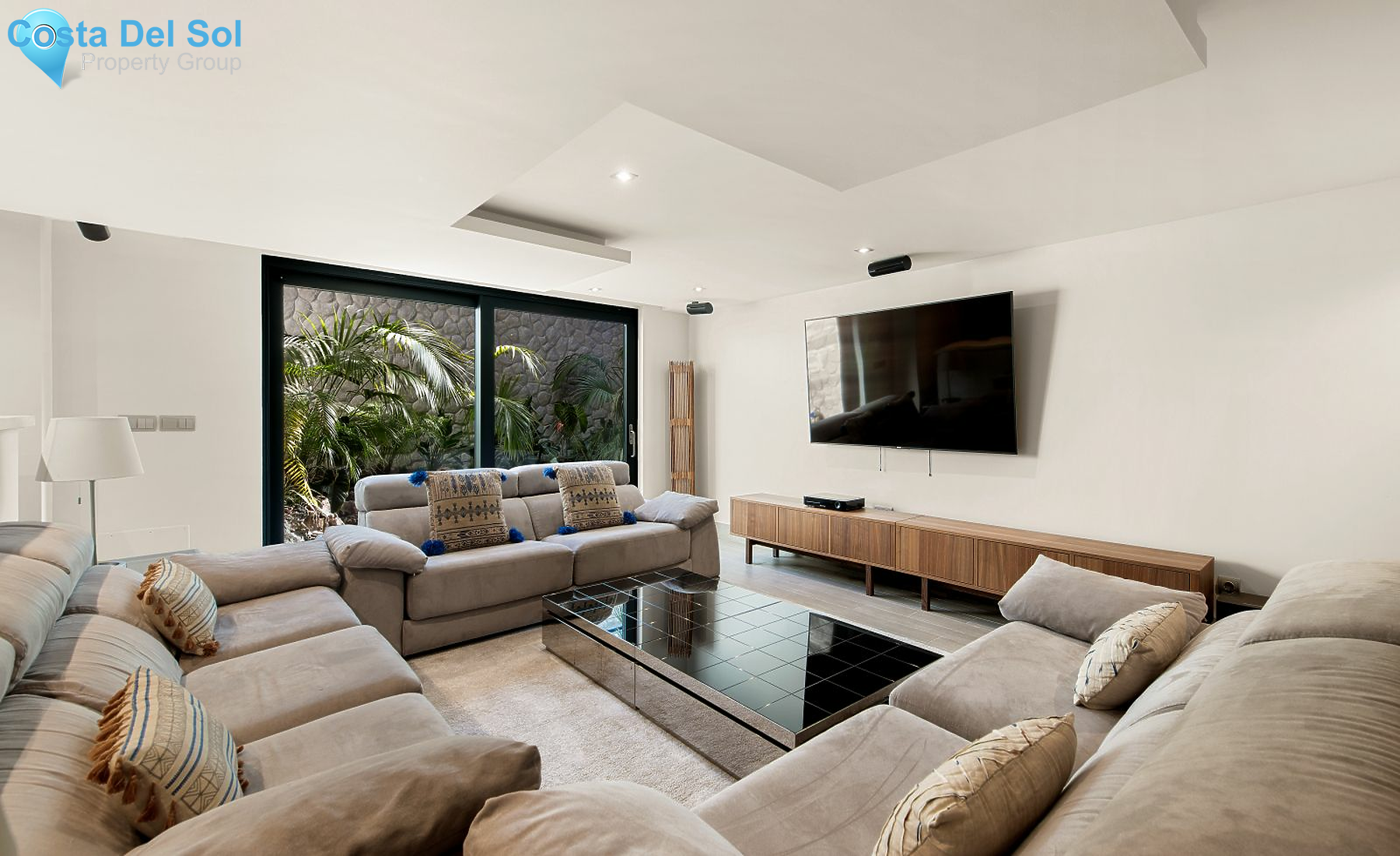Detached Villa in Nueva Andalucía-1392510