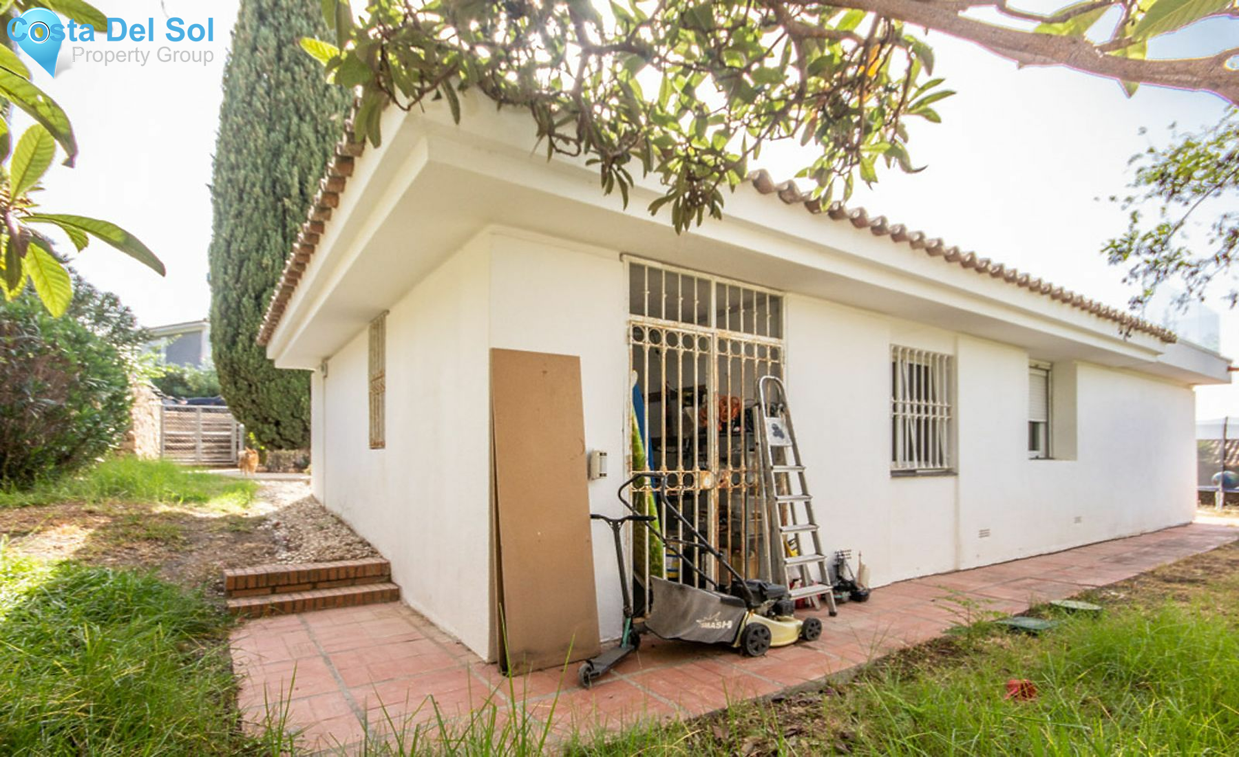 Detached Villa in Nueva Andalucía-1441854