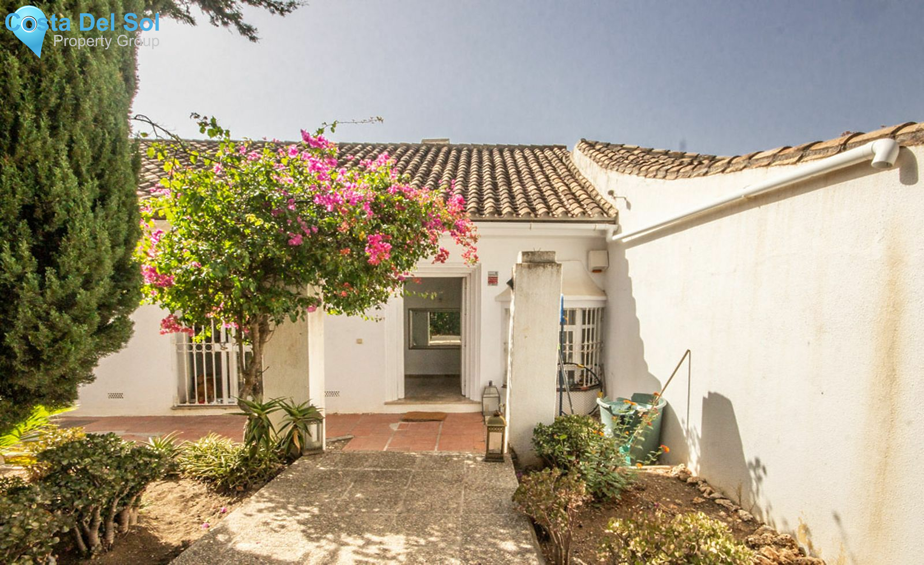 Detached Villa in Nueva Andalucía-1441855