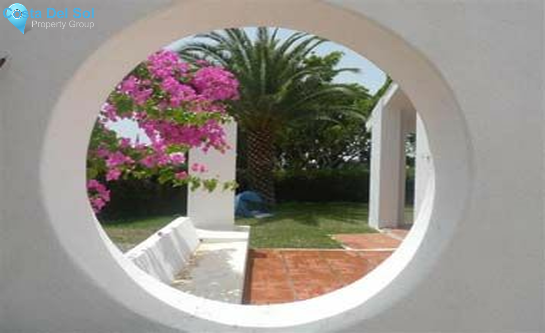Detached Villa in Nueva Andalucía
