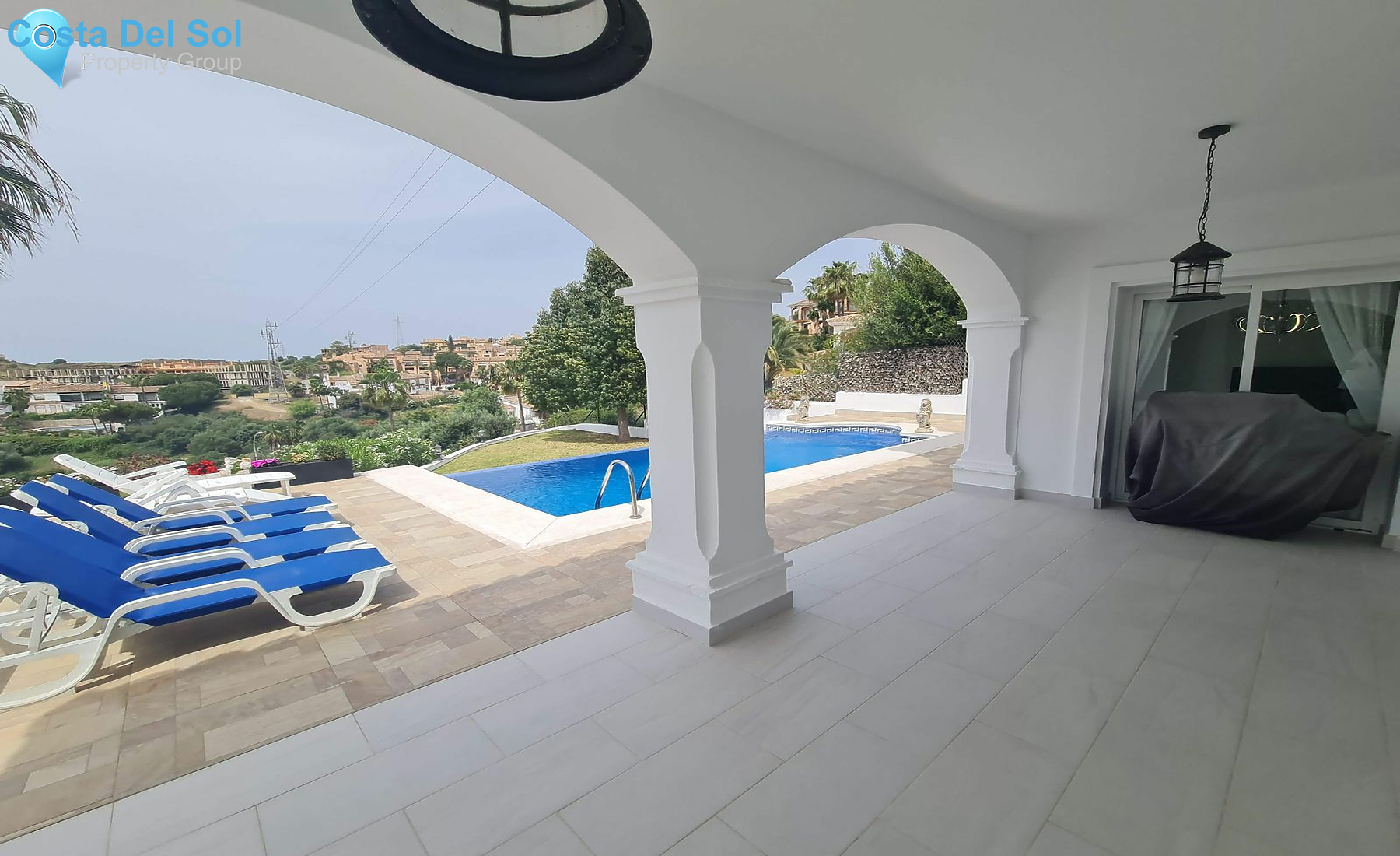 Detached Villa in Riviera del Sol-1138177