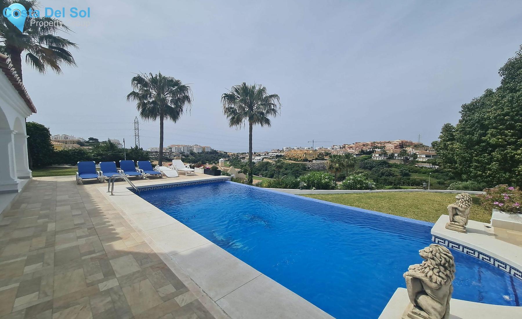 Detached Villa in Riviera del Sol-1138166