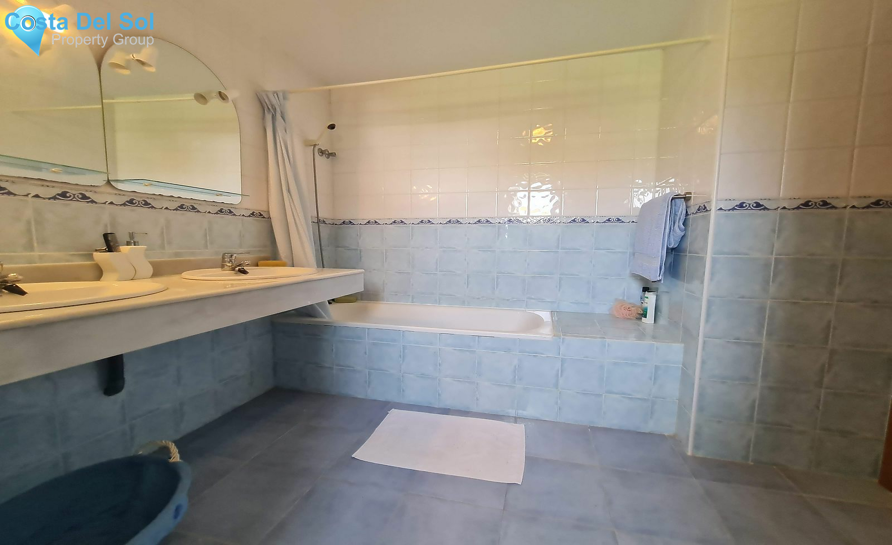 Detached Villa in Riviera del Sol-1162034