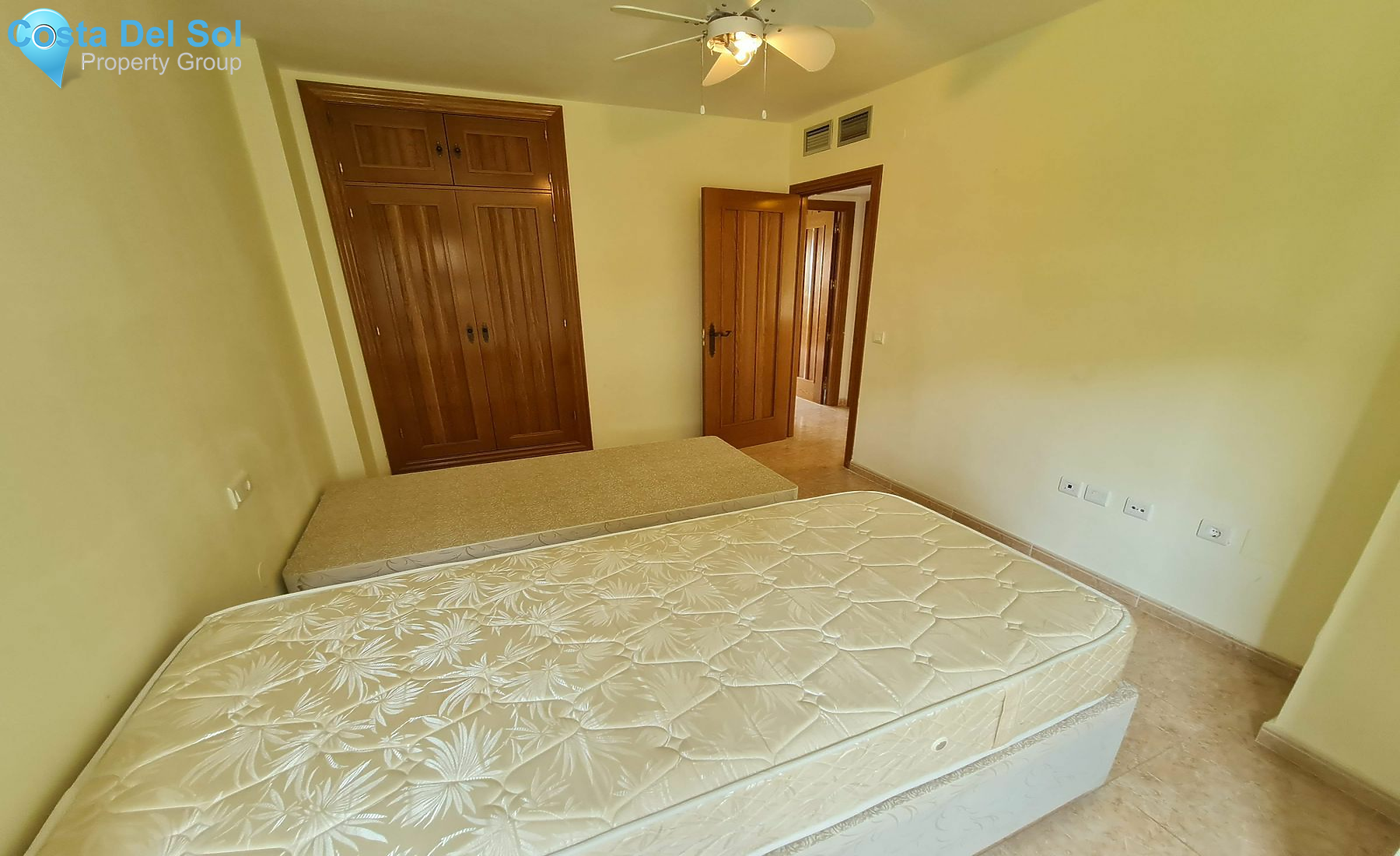 Detached Villa in Riviera del Sol-1162035