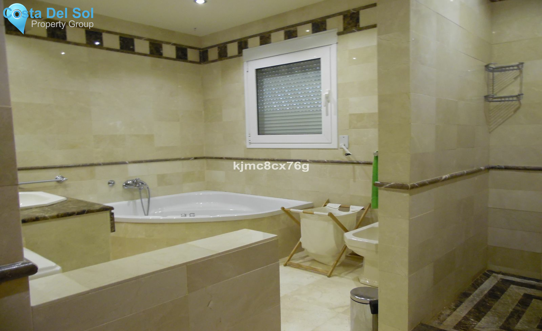 Detached Villa in Riviera del Sol-1215110